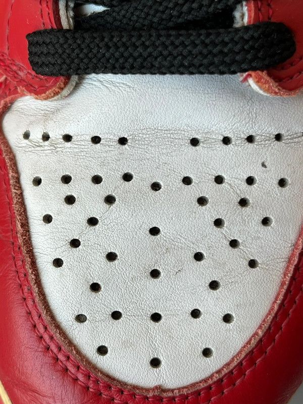 Jordan Brand Air Jordan 1 Retro Chicago 1994 Vintage Authentic Size US 8 / EU 41 - 9 Thumbnail