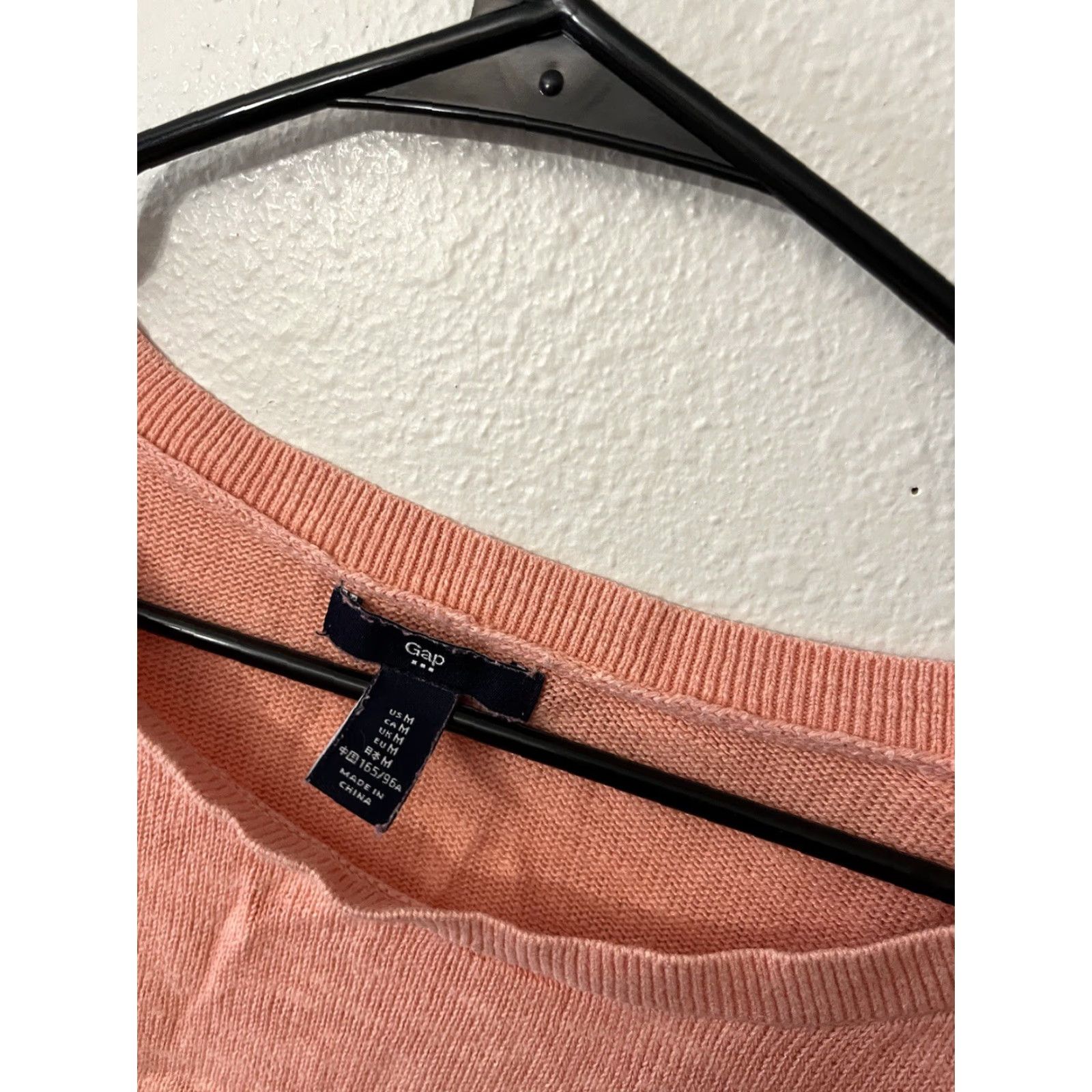 Gap VINTAGE Gap Women's Solid Long Sleeve Crew Neck T-Shirt Medium Pink Casual Fitted All Seasons Size M / US 6-8 / IT 42-44 - 3 Thumbnail