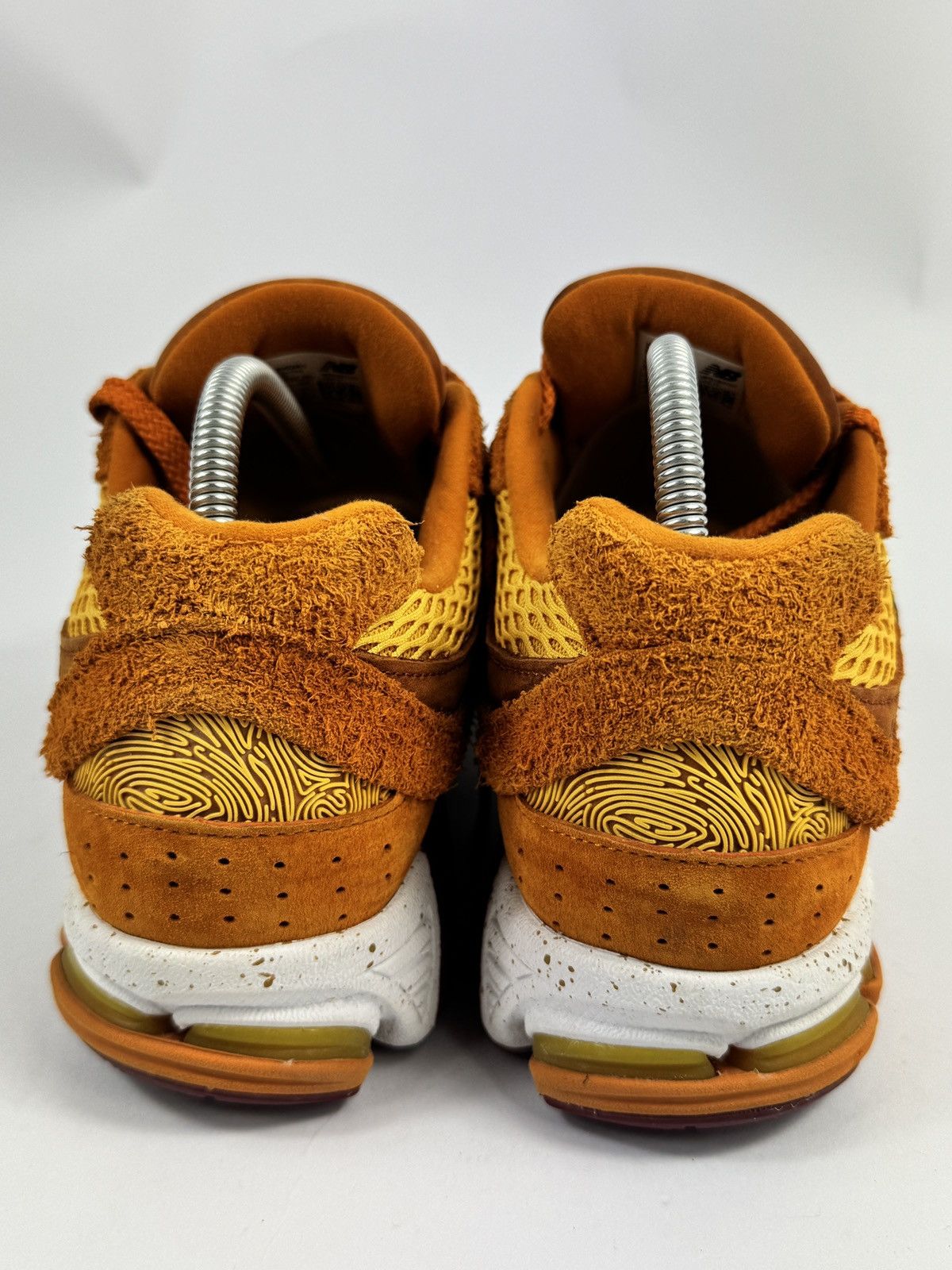 New Balance NEW BALANCE 2002R SELEHE BEMBURY BE THE JOURNEY SNEAKERS Size US 9.5 / EU 42-43 - 4 Thumbnail