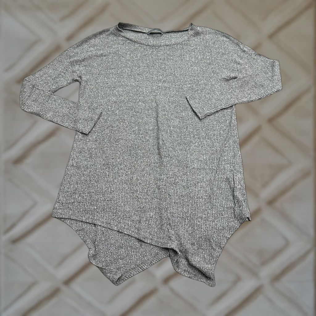 Vintage Cherish Pullover Sweater Womens S Gray Round Neck Lightweight Asymmetric Hem Knit Style Casual Size S / US 4 / IT 40 - 1 Thumbnail