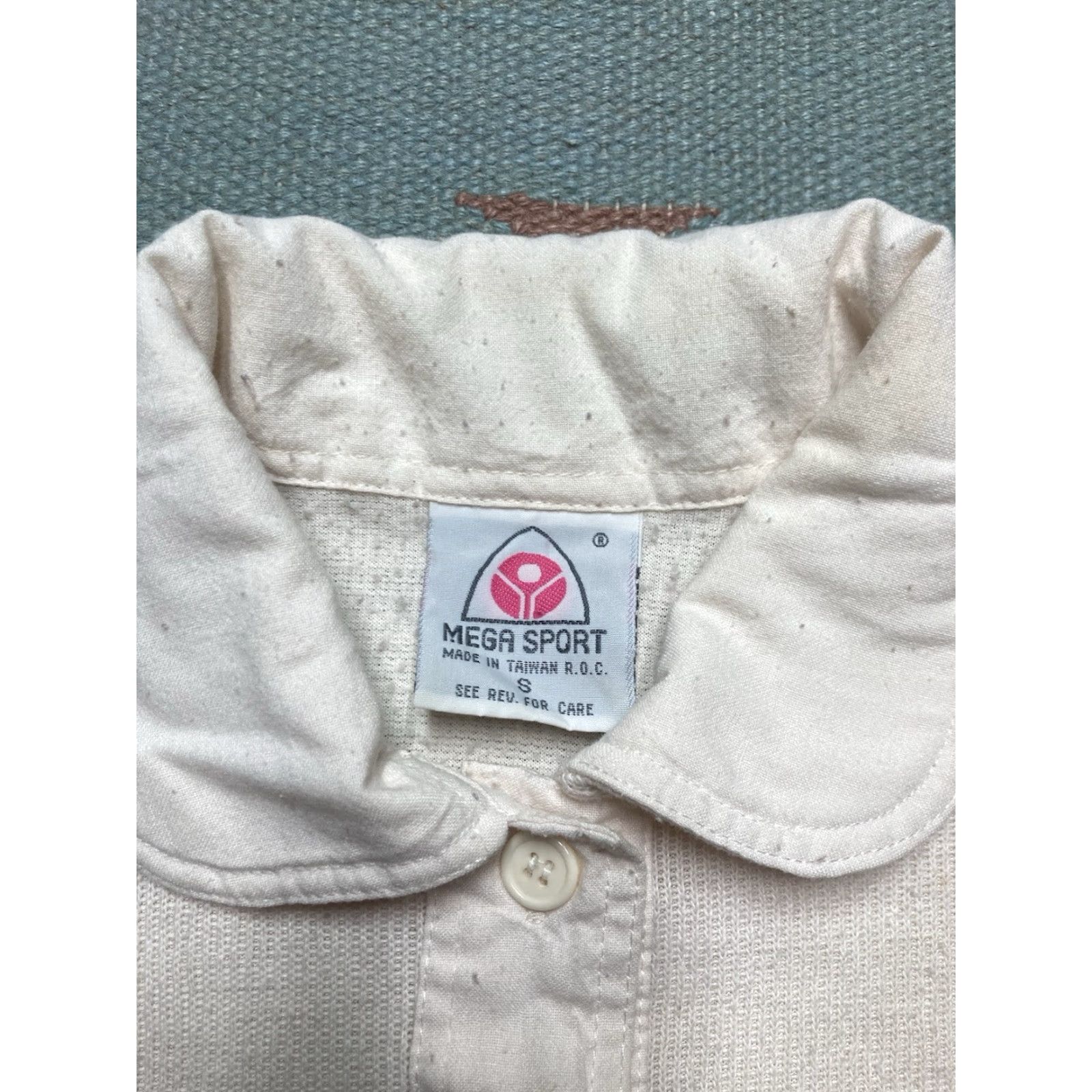 Vintage Vintage 80s Megasport Small White Long Sleeve Henley T-Shirt User: Vintage 80s Megasport Small White Long Sleeve Henley T-Shirt Size US S / EU 44-46 / 1 - 5 Thumbnail