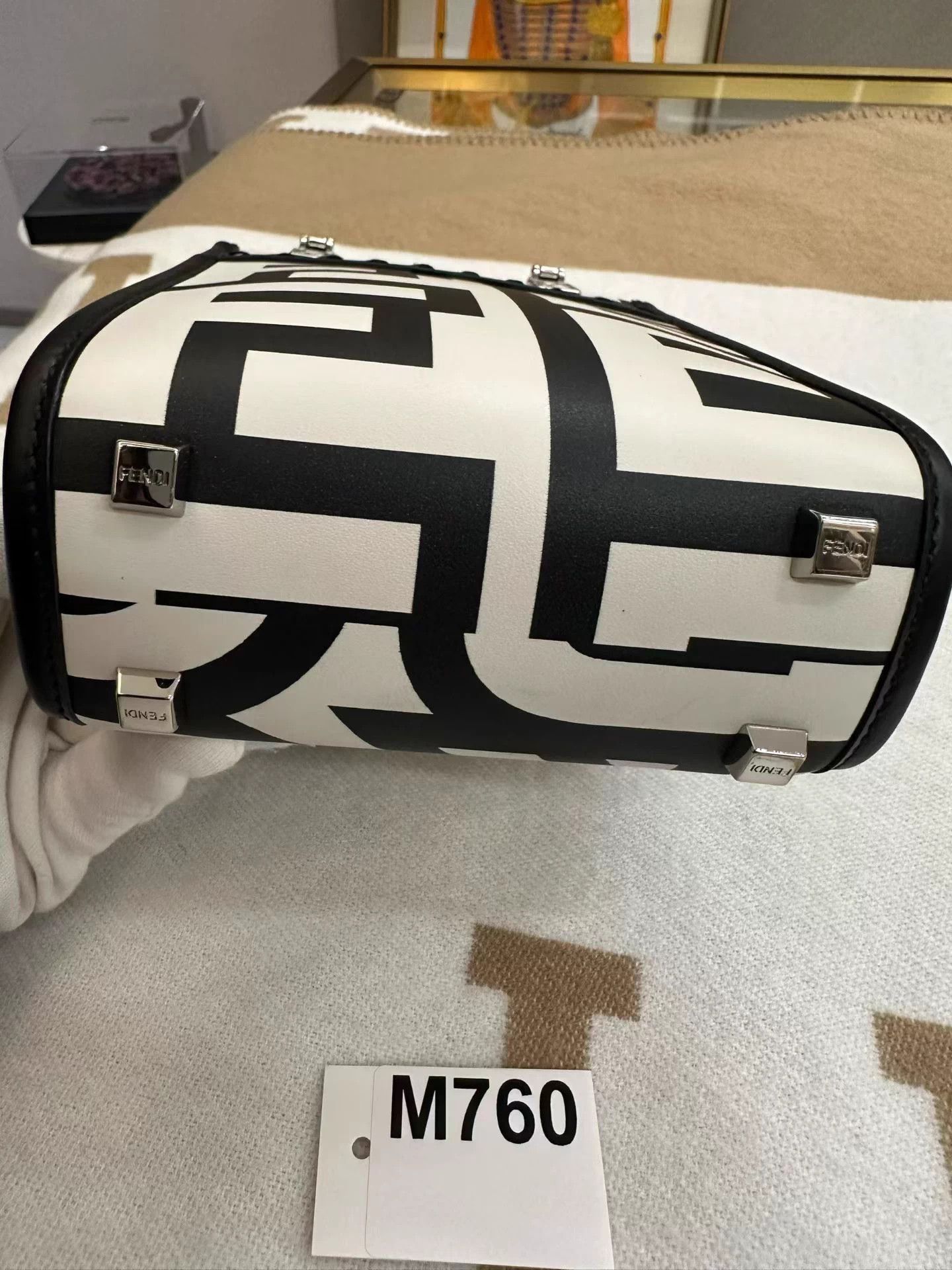 Fendi Fendi Black & White Monogram Tote Bag Size ONE SIZE - 8 Thumbnail