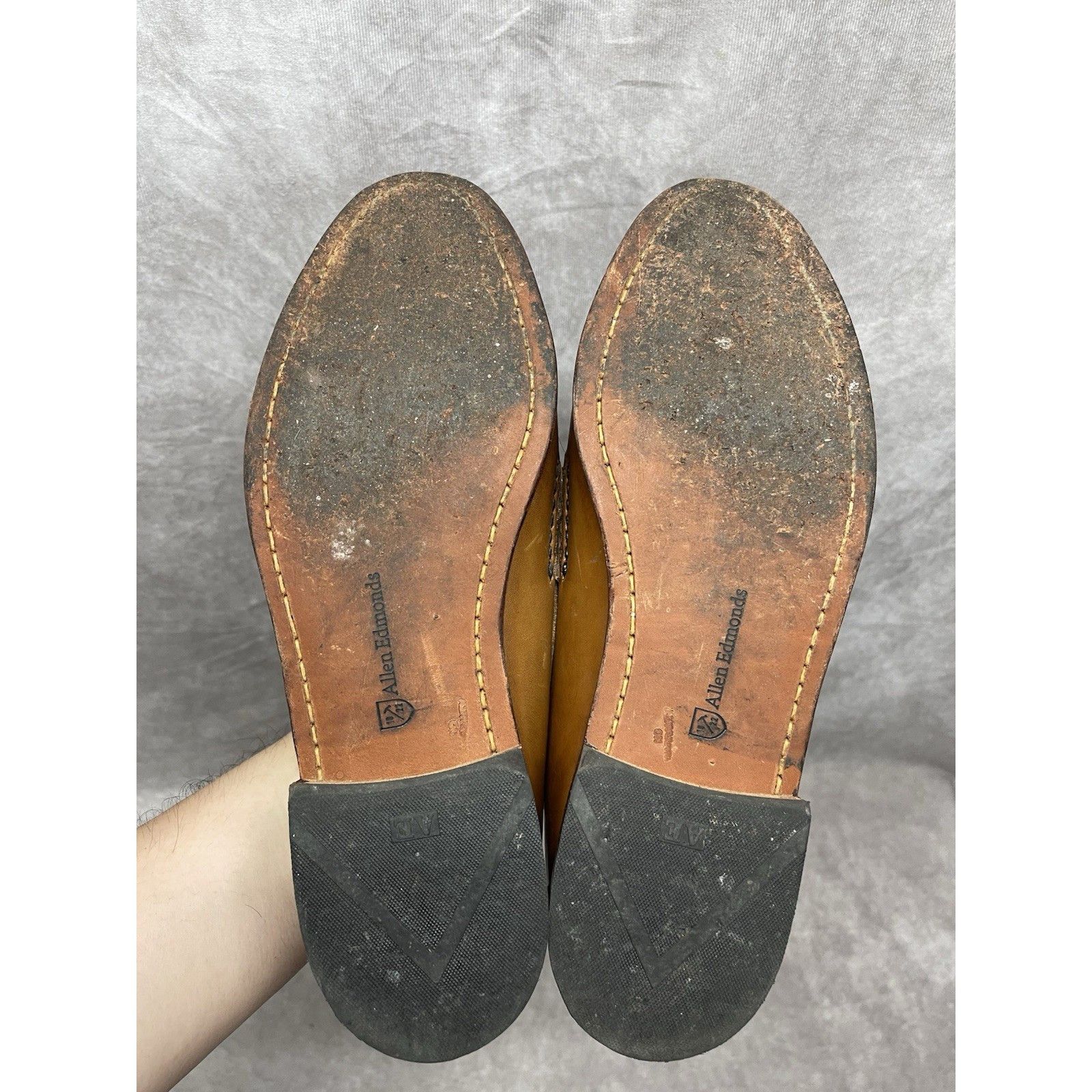 Allen Edmonds Allen Edmonds Cavanaugh Loafers Men's 9.5 D Walnut Brown Lea Size US 9.5 / EU 42-43 - 8 Thumbnail