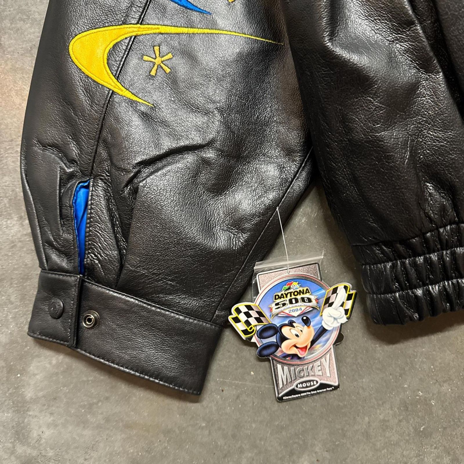 Disney × Vintage Vintage JH Design Donald Duck NASCAR Disney Leather Jacket Size US XL / EU 56 / 4 - 3 Thumbnail