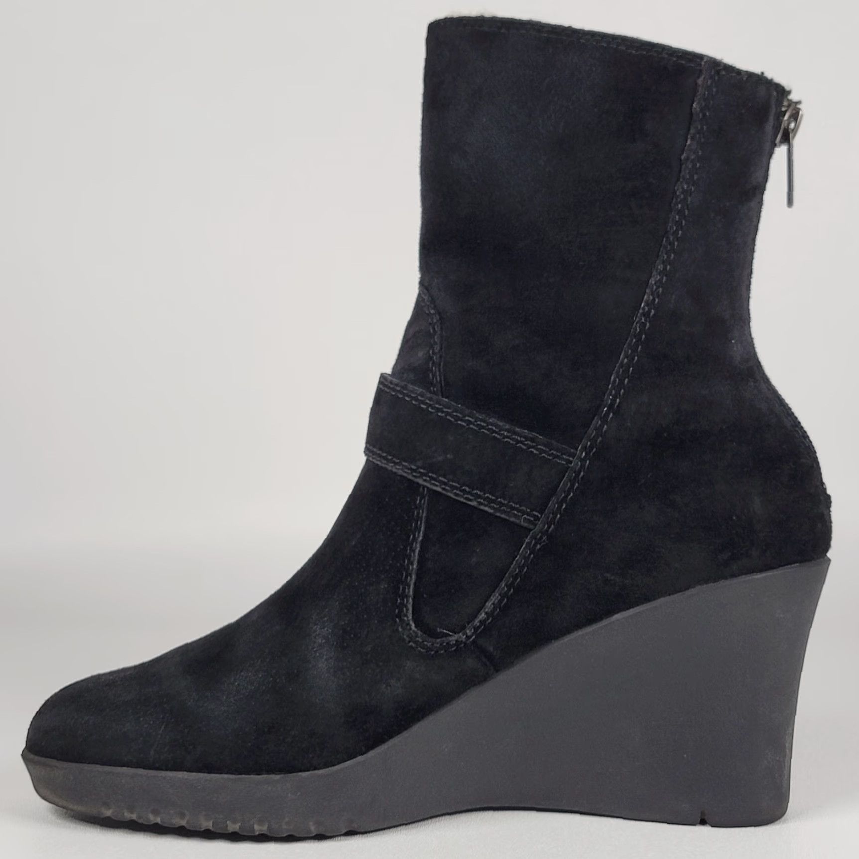 Ugg UGG Women’s Booties Black Suede Gisselle #5593 Wedge Heel Ankle Boots Size 9 Size US 9 / IT 39 - 4 Thumbnail