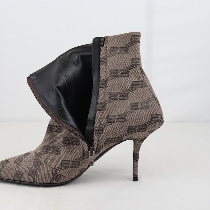 Balenciaga o1rshd1 BB Monogram Jacquard Knife Bootie in Dark Brown Size US 8 / IT 38 - 10 Thumbnail