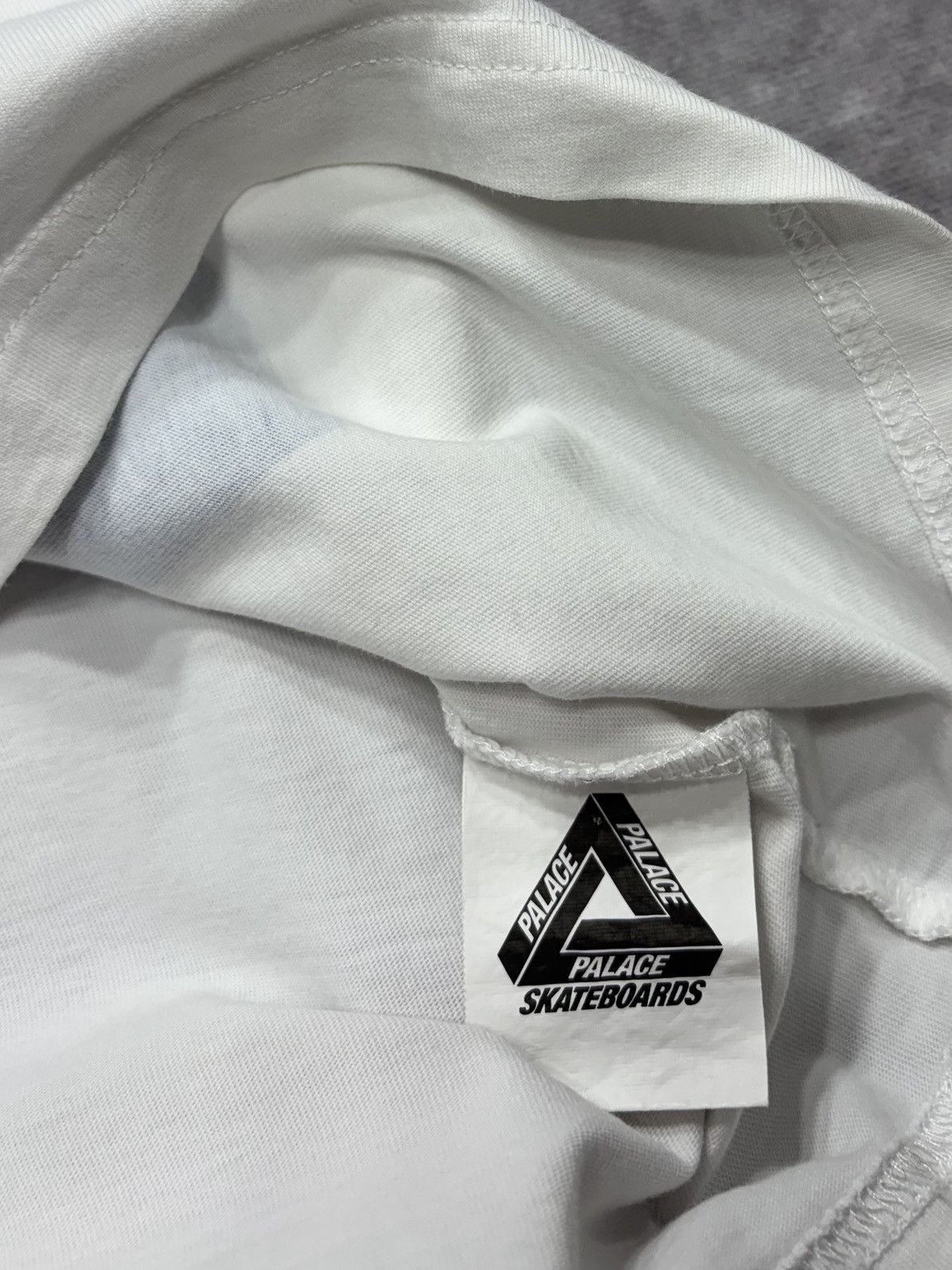 Palace Palace Berg-Ferg T-Shirt White Size US XL / EU 56 / 4 - 3 Thumbnail