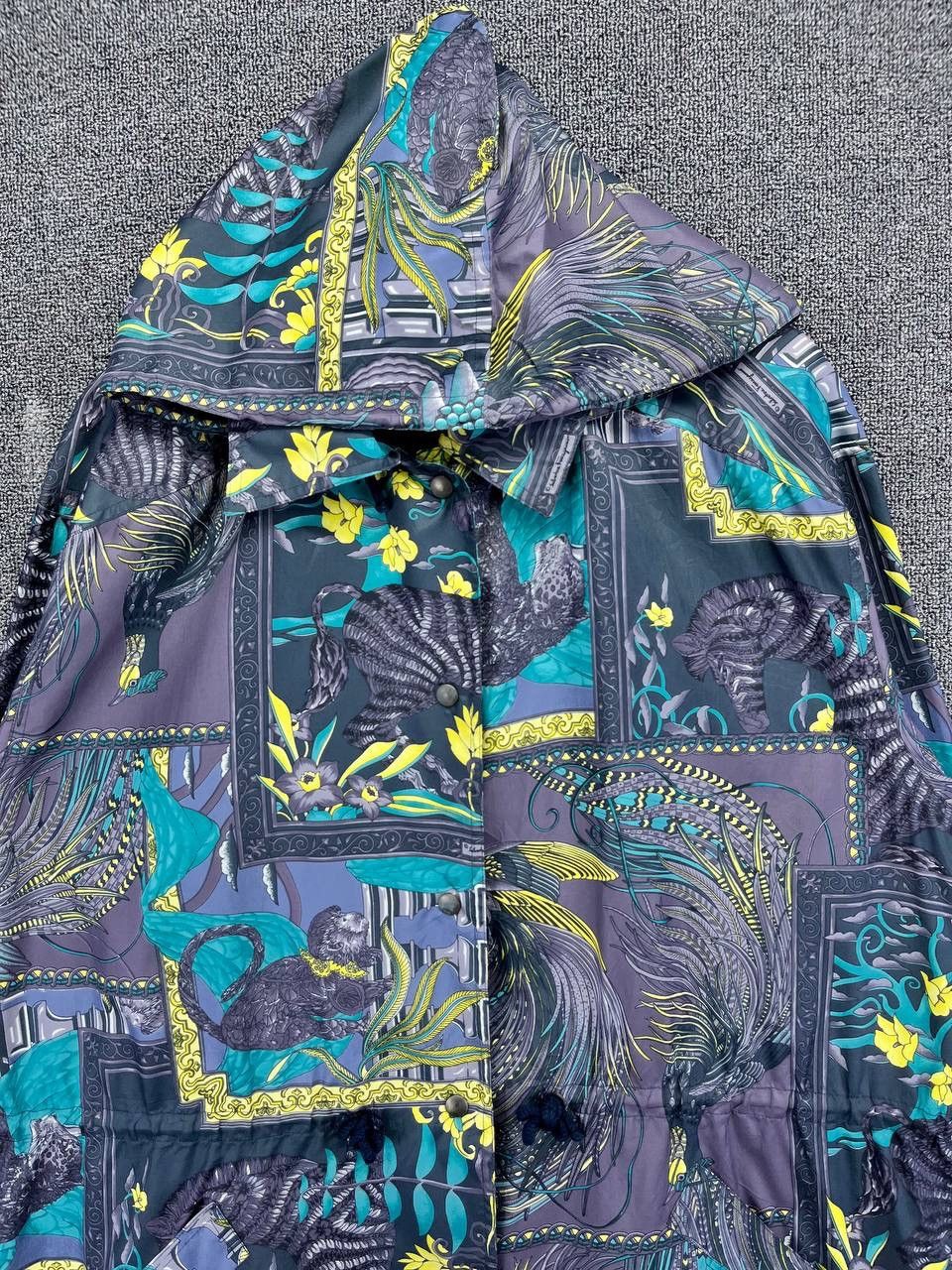 Salvatore Ferragamo × Vintage Vintage Salvatore Ferragamo Luxury Design Light Jacket Size US M / EU 48-50 / 2 - 6 Thumbnail
