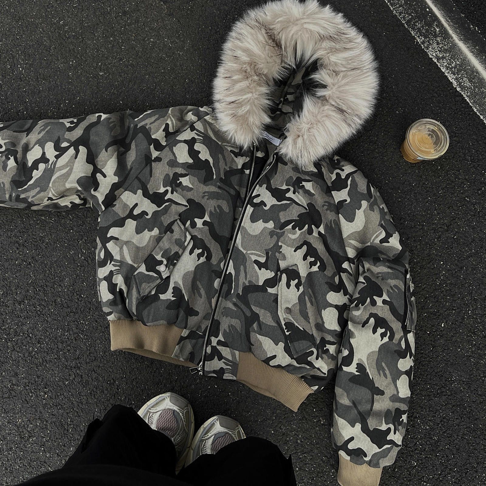 Vintage Green Camouflage Fur Hood Bomber Jacket, Men's Outerwear Size US L / EU 52-54 / 3 - 3 Thumbnail