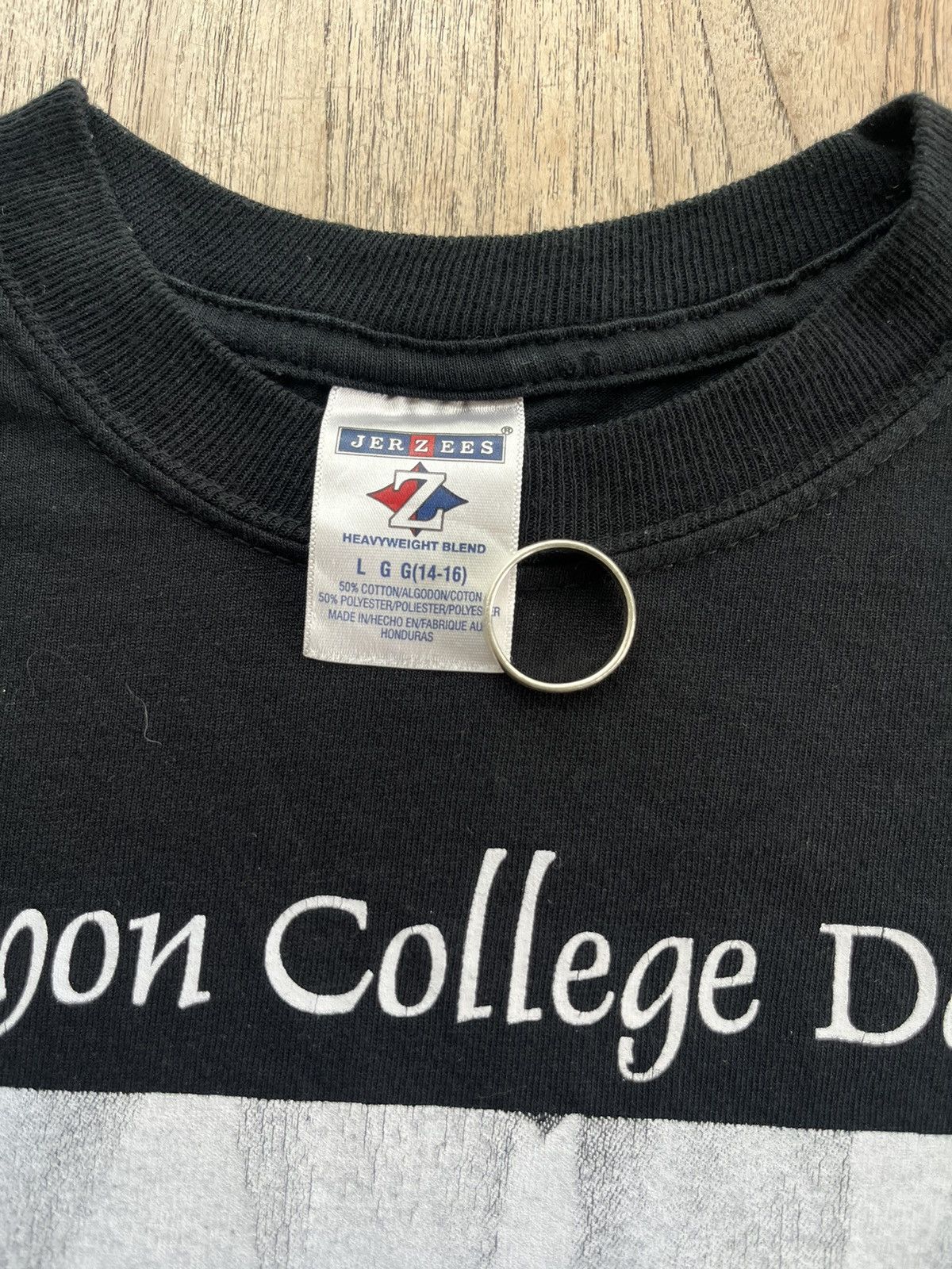 Vintage Vintage Kenyon College Dance Fall 2004’s Photo Tshirt Size US S / EU 44-46 / 1 - 4 Thumbnail