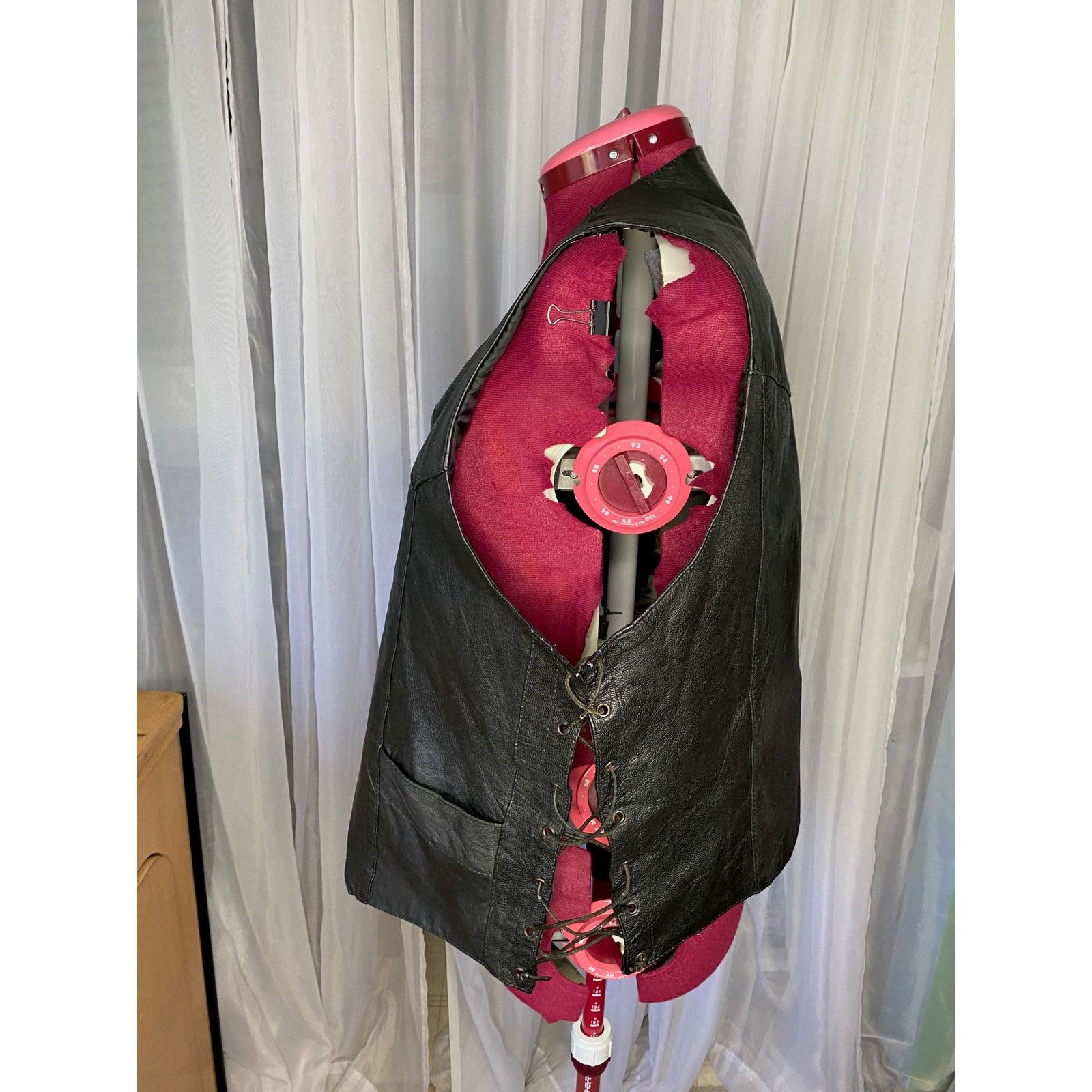 Genuine Leather Mens leather vest motorcycle lace up sides snap front Size US XXL / EU 58 / 5 - 8 Thumbnail