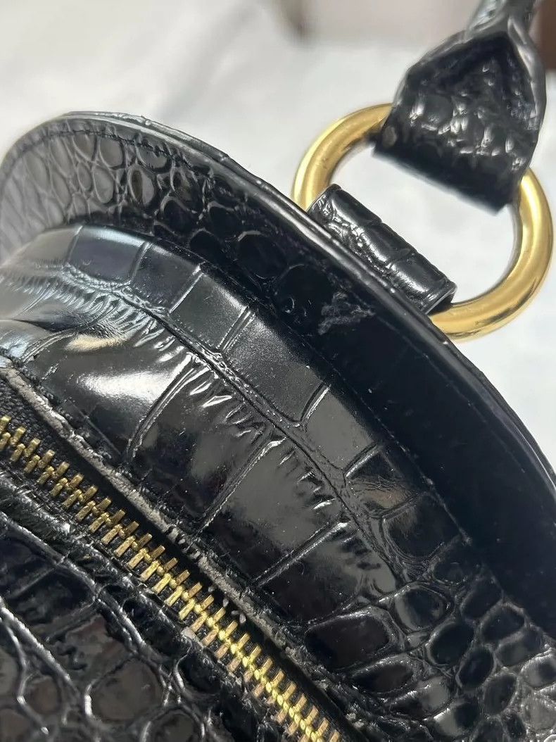 Vivienne Westwood Vivienne Westwood size os Crocodile skin Saturn drop glue p Size ONE SIZE - 7 Thumbnail