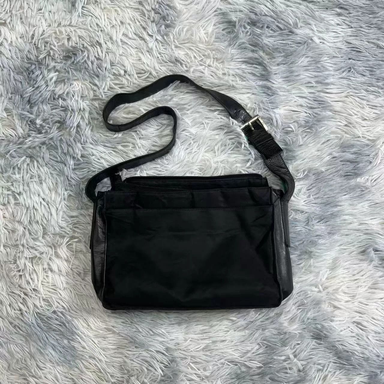Prada Prada Triangle Logo Shoulder Bag Size 30 - 2 Thumbnail