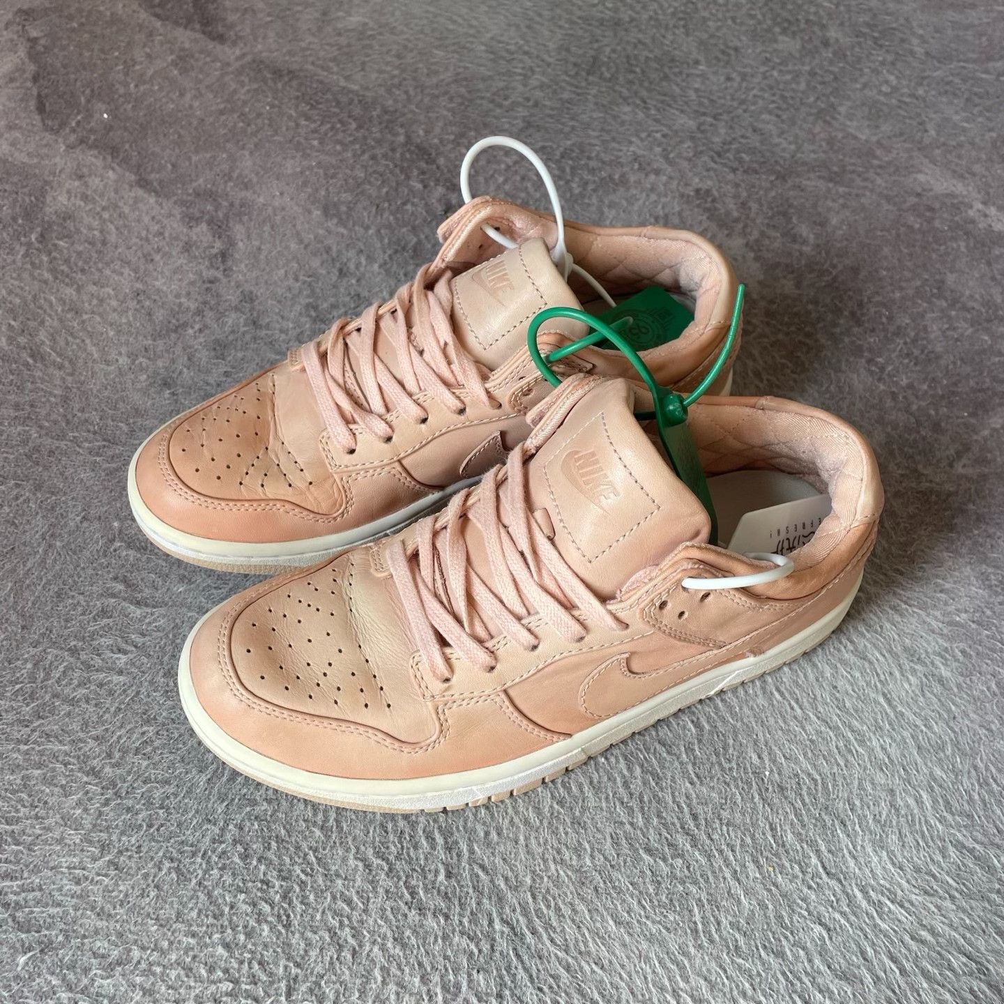 Nike Nike DUNK Pink Lowtop Sneakers 38 Men Size US 6 / EU 39 - 1 Thumbnail