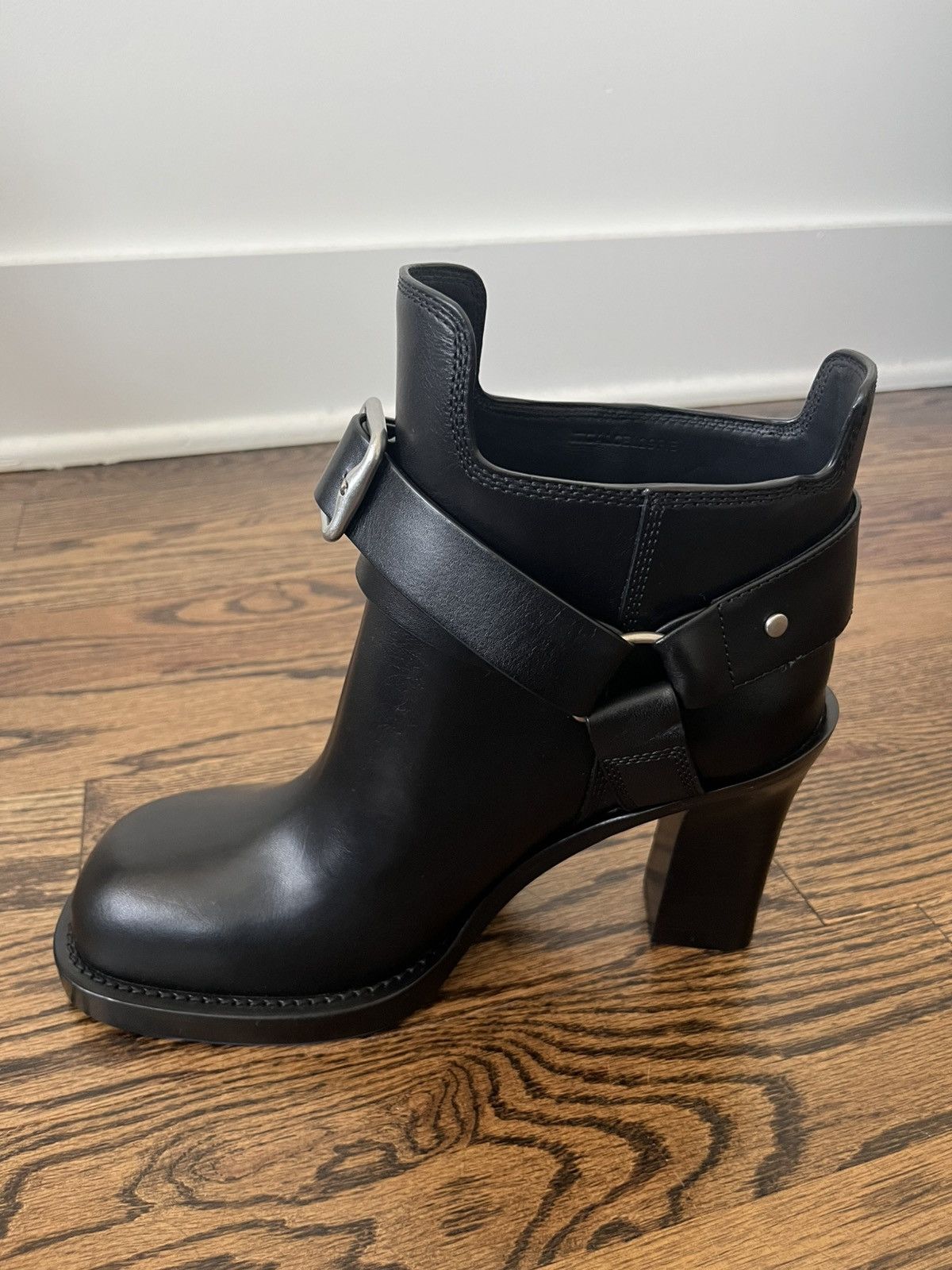 Burberry Burberry Leather Stirrup Low Boots Size US 9.5 / IT 39.5 - 11 Thumbnail