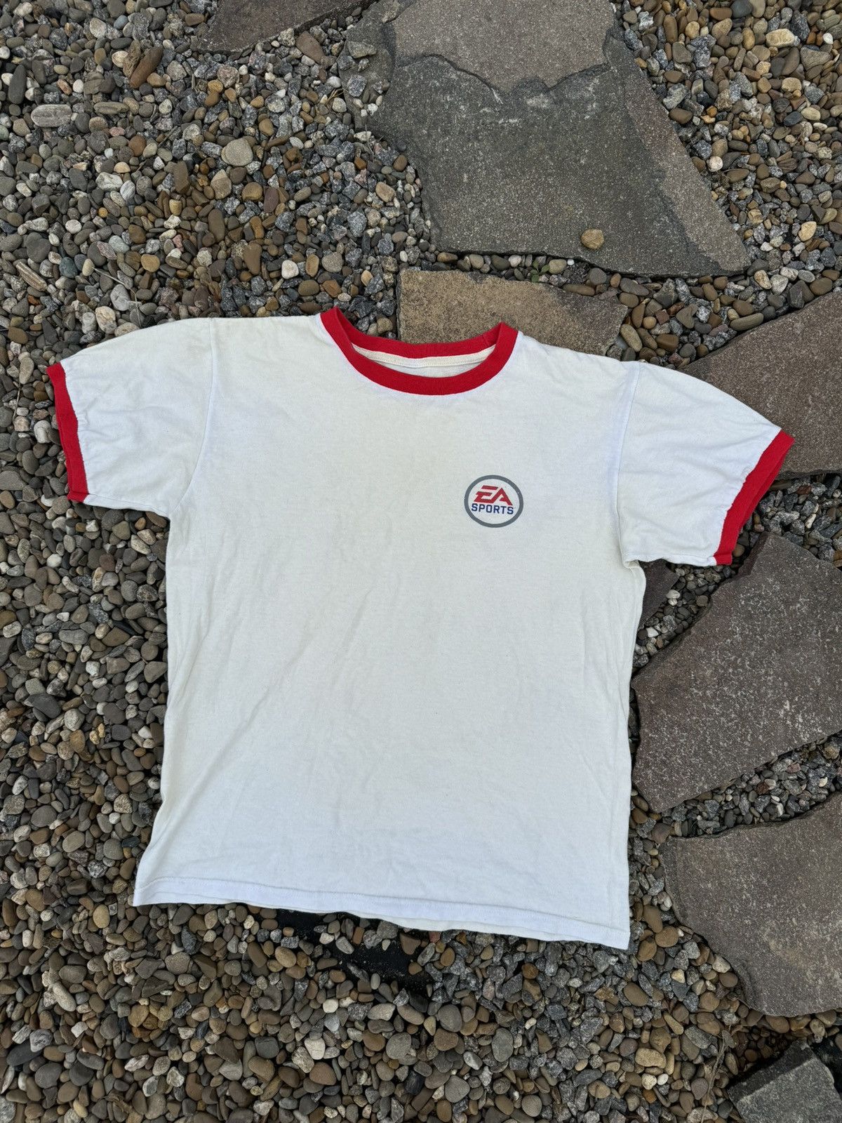 Grailed × Vintage 90’s EA Sports vintage white/red big logo t-shirt tee Apple Size US M / EU 48-50 / 2 - 8 Thumbnail