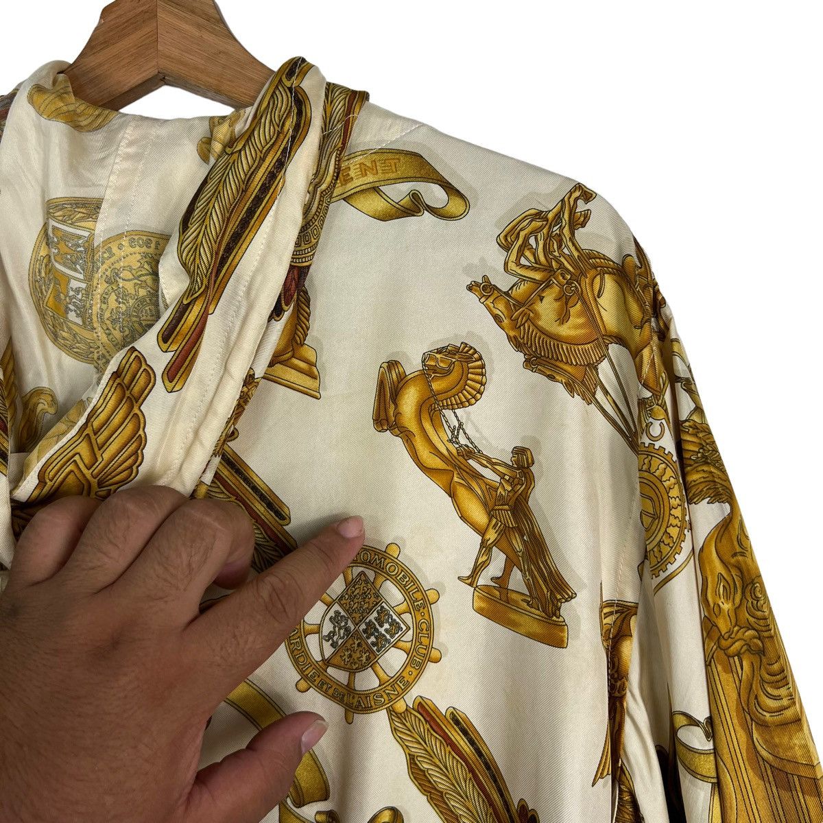 Hermes 🔥ACCEPT BINDING🔥 HERMES PARIS SILK JACKETS SIZE 40 Size US M / EU 48-50 / 2 - 11 Thumbnail