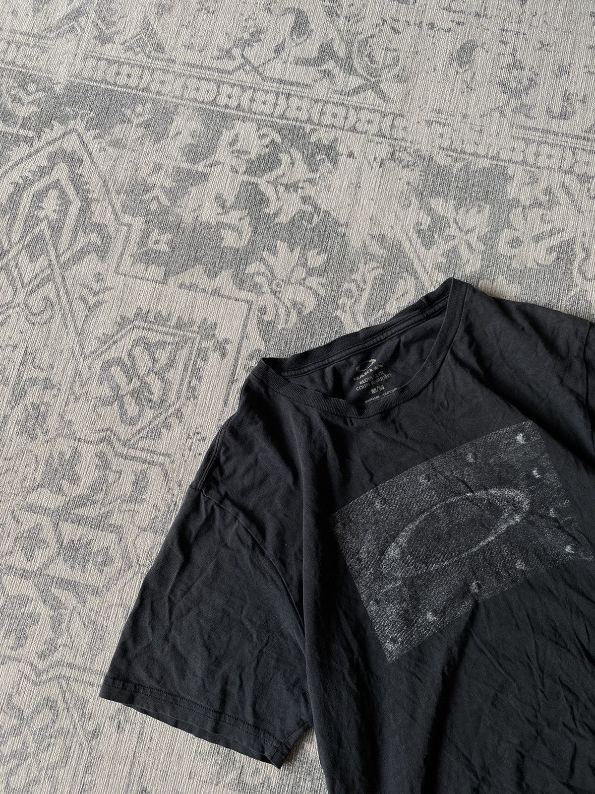 Oakley × Vintage Oakley Vintage T-Shirt Big Logo Outdoor Faded Japanese Hype Size US M / EU 48-50 / 2 - 4 Thumbnail