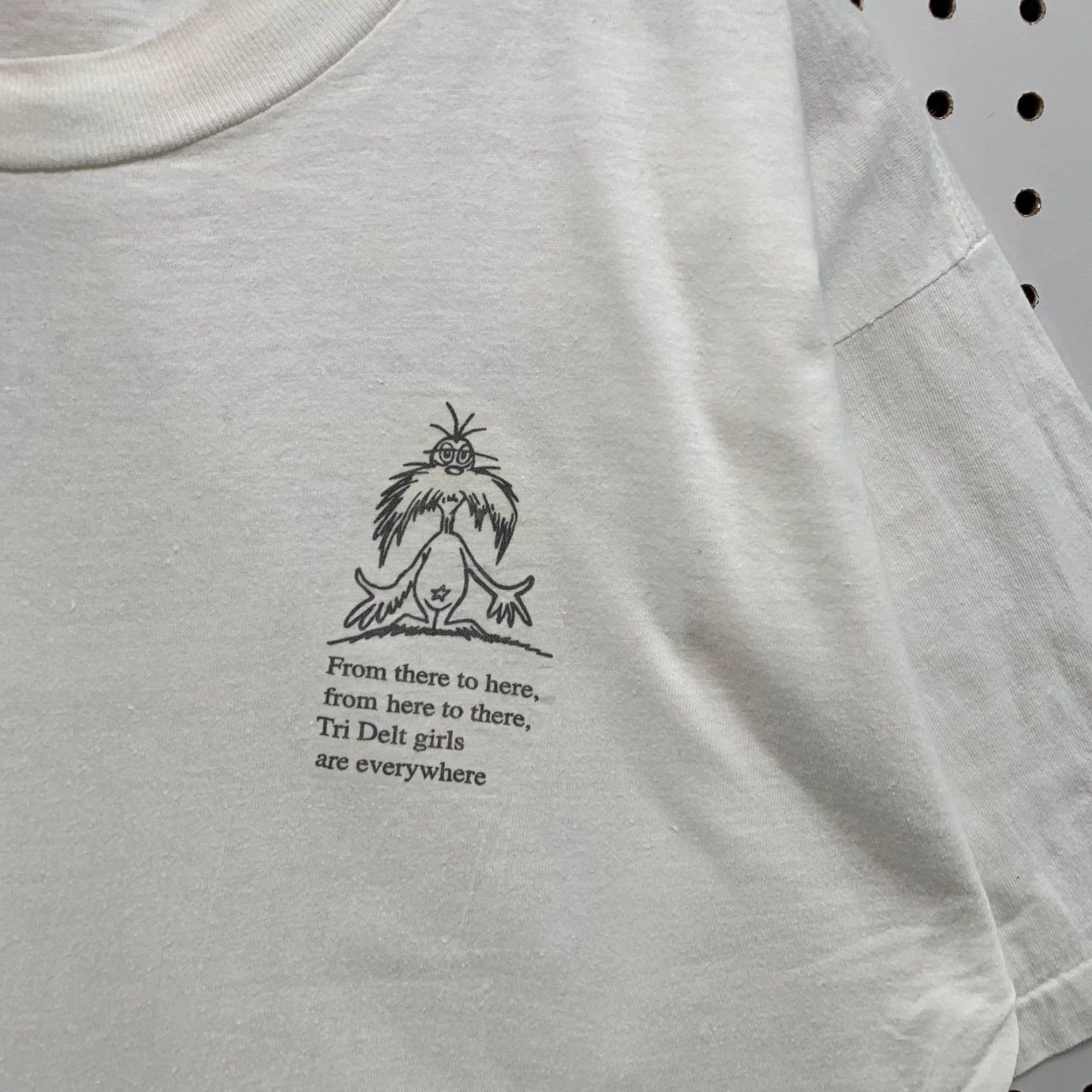 Delta VINTAGE Dr Seuss Tri Delta Shirt Mens L Single Stitch Fish Wisconsin Shirt Men 90s University Beige Cotton T-Shirt Size US L / EU 52-54 / 3 - 7 Thumbnail