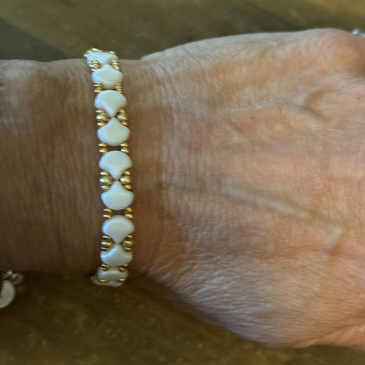 Other Gold tone opalescent glass bead bolo bracelet Size ONE SIZE - 3 Thumbnail