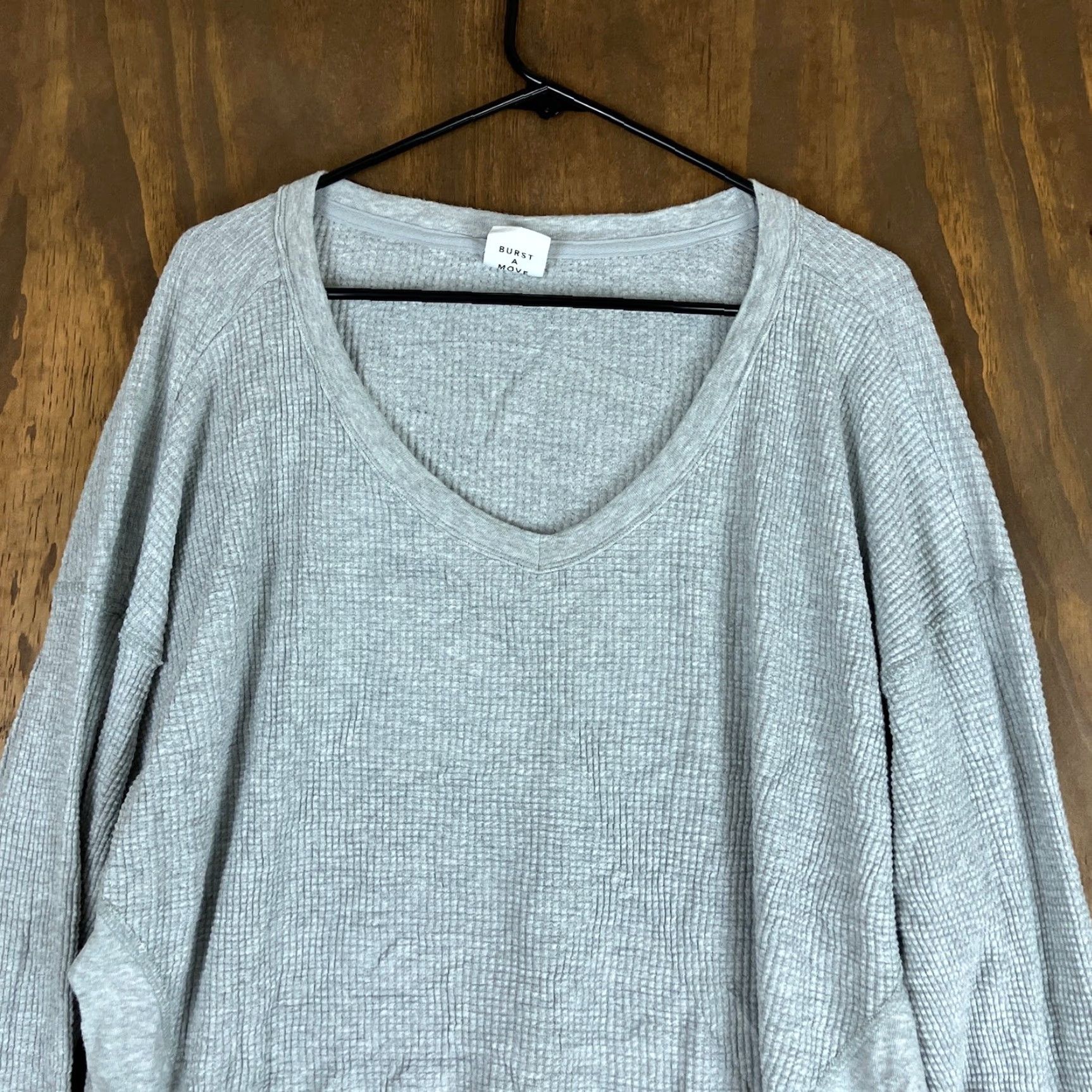 Vintage Aerie OFFLINE Shirt Gray Waffle Scoop V Neck Long Sleeve Medium Womens Size M / US 6-8 / IT 42-44 - 2 Thumbnail