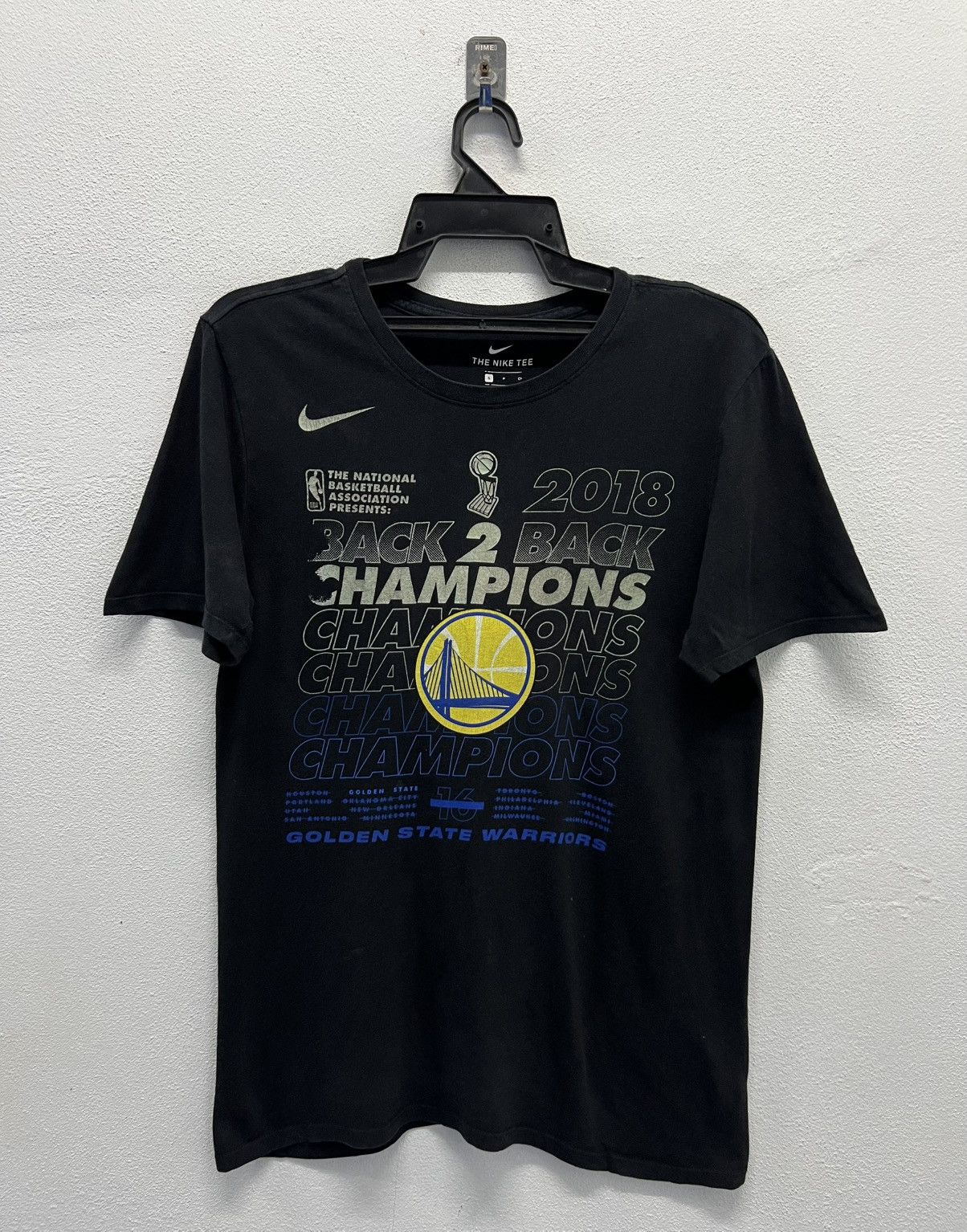 NBA × Nike NIKE NBA BACK 2 BACK CHAMPIONS 2018 SHIRT Size US S / EU 44-46 / 1 - 1 Thumbnail