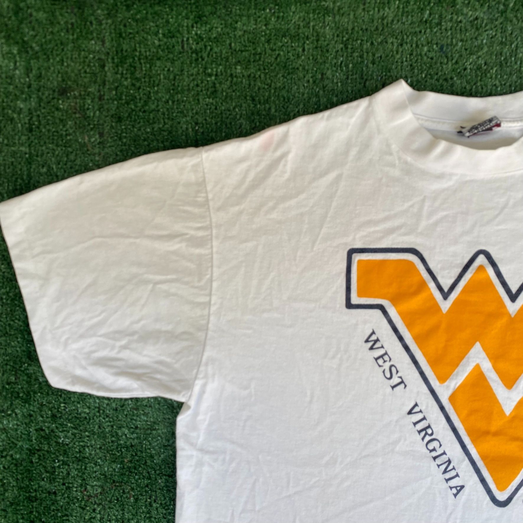 NCAA Vintage 90s West Virginia University Shirt Mountaineers Tee Size US XL / EU 56 / 4 - 2 Thumbnail