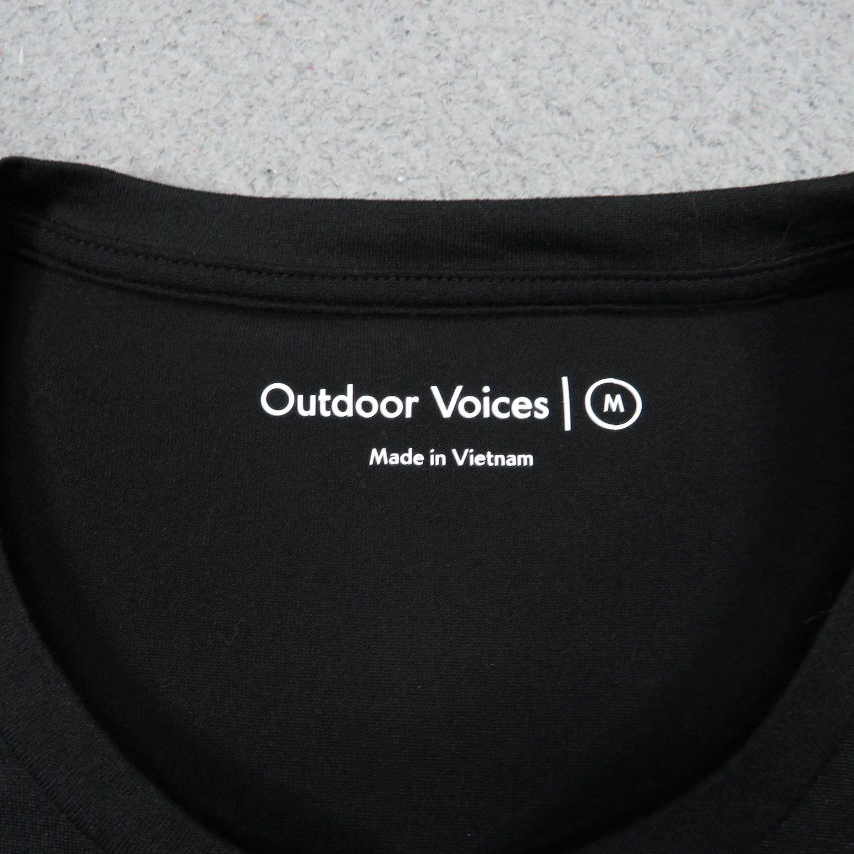 Outdoor Voices Outdoor Voices Shirt Men Medium Black Cloudknit Long Sleeve Base Layer Hike Trek Size US M / EU 48-50 / 2 - 3 Thumbnail