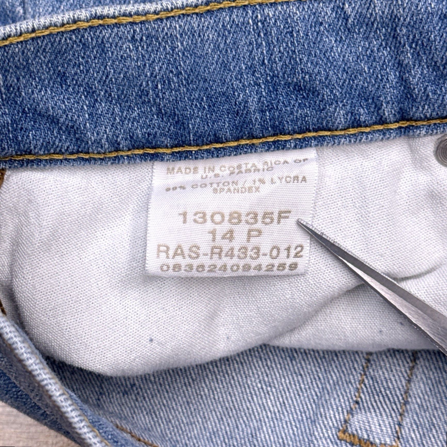 Vintage VINTAGE Riders Jeans 14 Petite Mid Rise Stretch 26.5in Inseam Denim Blue 5-Pocket 3 Button Zip Cotton Spandex Women Size 36" / US 14 / IT 50 - 6 Thumbnail
