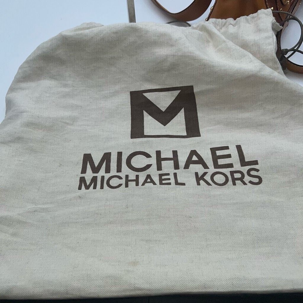 Michael Kors Michael Michael Kors Vintage Saddle Leather Handbag with Dust Bug Size ONE SIZE - 16 Thumbnail