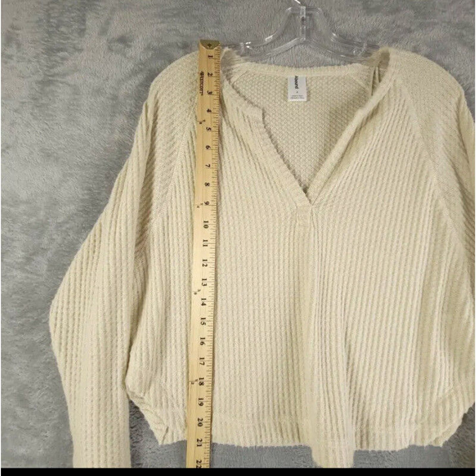 Nordstrom Abound Women’s Small Pullover Sweater Beige Long Sleeve Size S / US 4 / IT 40 - 4 Thumbnail