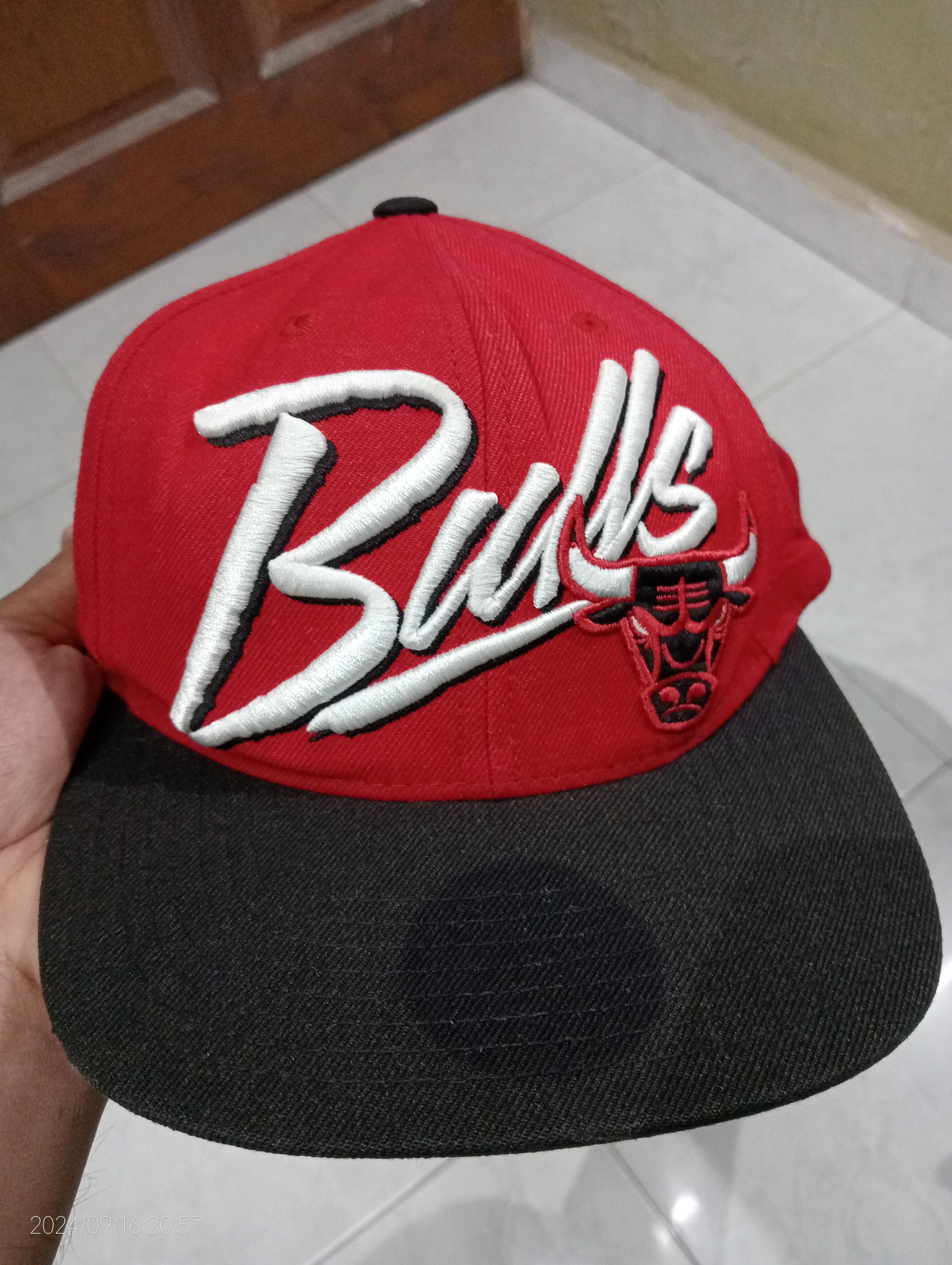 Mitchell & Ness Vintage Mitchell & Ness Chicago Bulls Embroidery Cap Size ONE SIZE - 1 Thumbnail