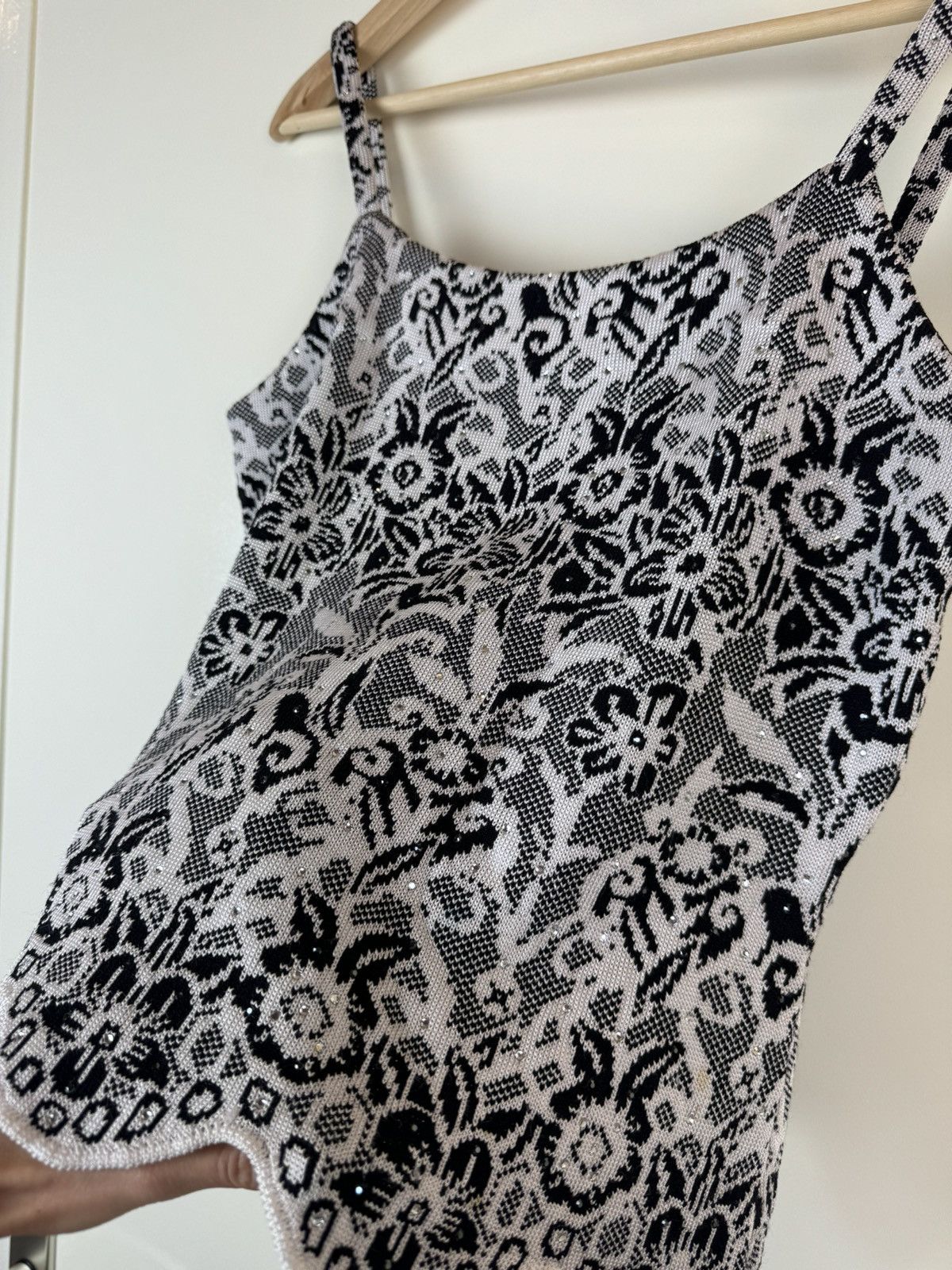 St. John St John evening sequin rhinestone knit top jacquard floral Size S / US 4 / IT 40 - 4 Thumbnail