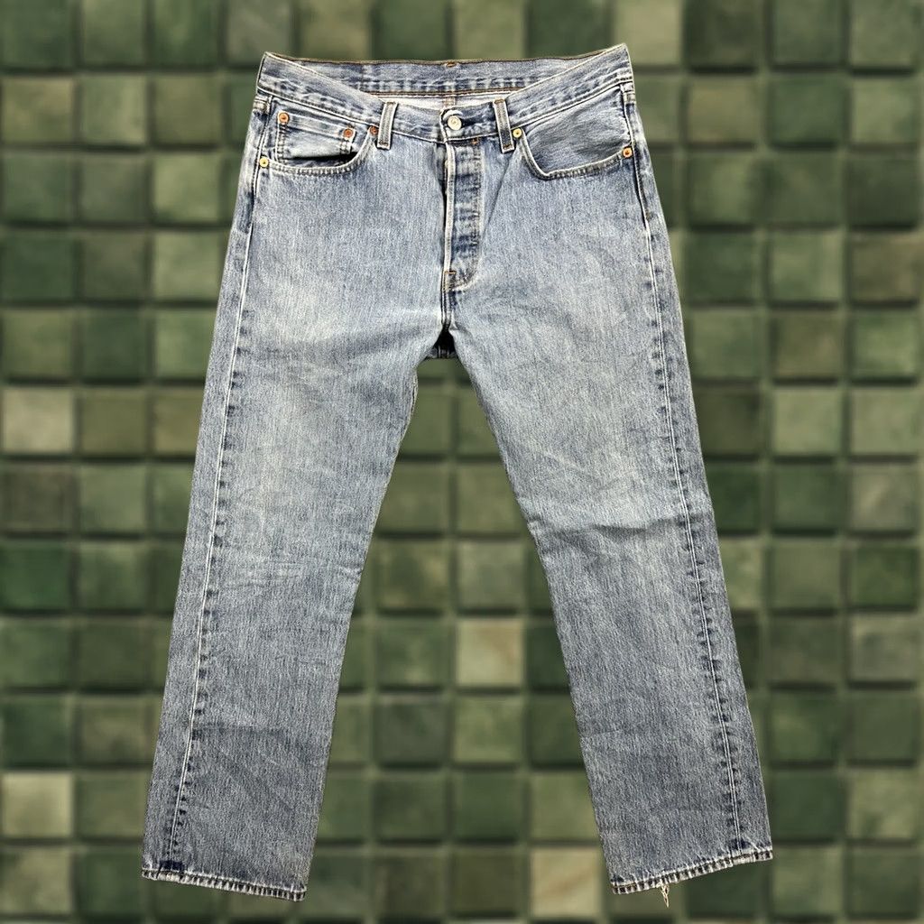 Levi's Levi's 501 Jeans Men's Regular Fit Straight Leg Light Wash 33x30 Button Fly Denim Blue Size US 33 - 1 Thumbnail
