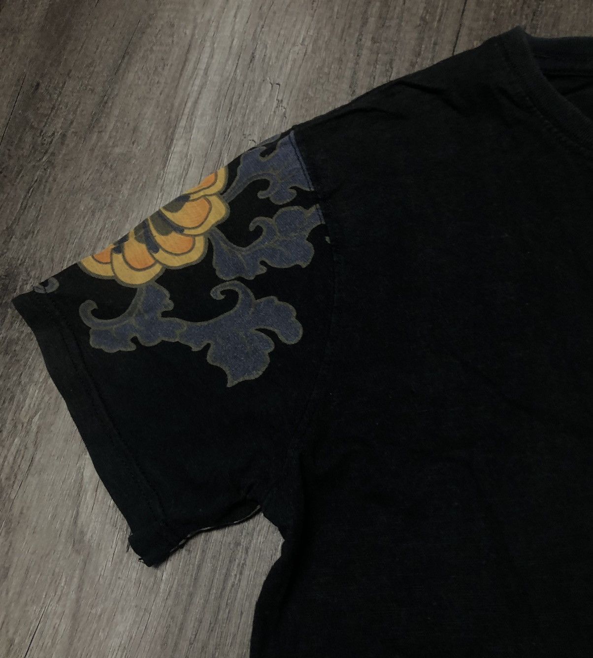 Japanese Brand Japanese Brand Fish Koi Big Logo Tee Over Print Size US L / EU 52-54 / 3 - 5 Thumbnail