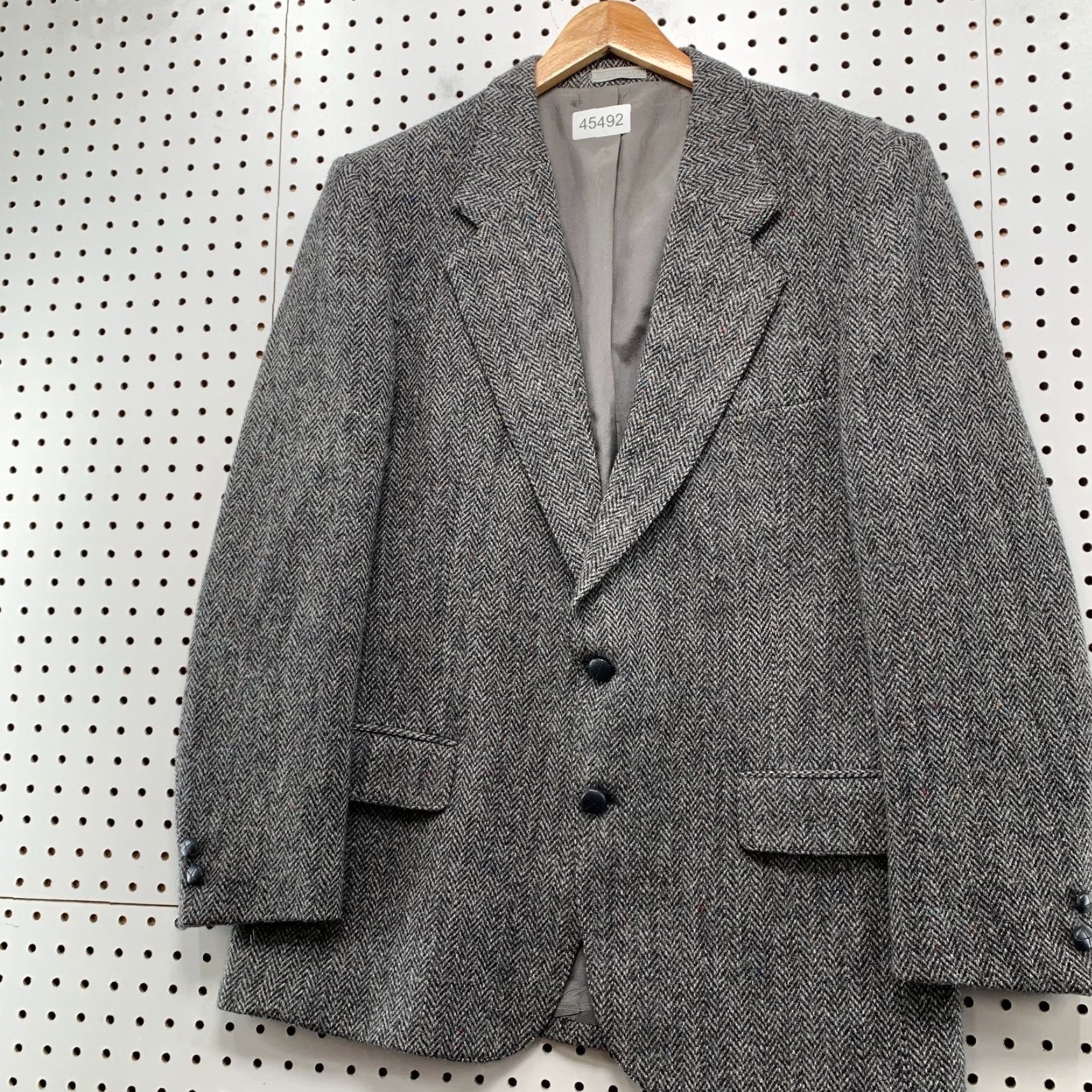 Harris Tweed VINTAGE Harris Tweed Blazer Mens 42R Gray Wool Two-Button Single-Breasted Notch Lapel Herringbone Dry Clean Only Wool Size 42R - 5 Thumbnail
