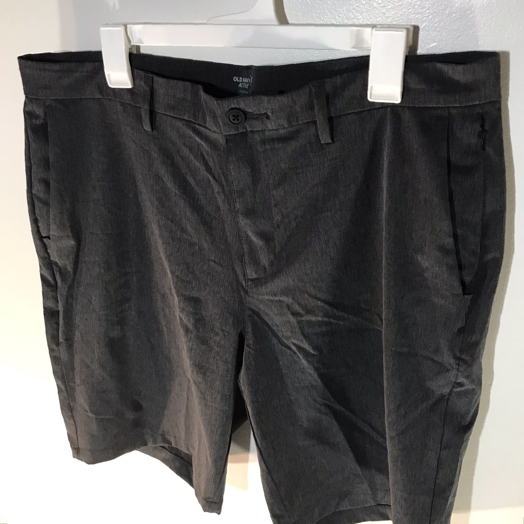 Old Navy Old Navy Active Stretchtech Gray Shorts Mens Size 36 Size US 36 / EU 52 - 2 Thumbnail