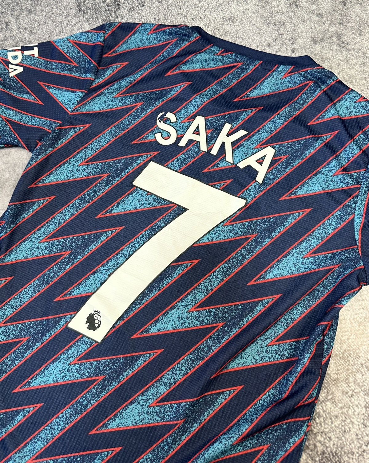 Adidas Adidas Arsenal 7 Saka Soccer Jersey Streetwear Rare Style S Size US S / EU 44-46 / 1 - 2 Thumbnail