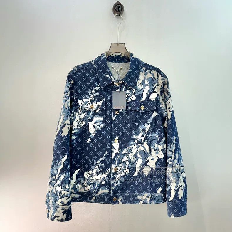 Louis Vuitton Louis Vuitton Tie-dyed full-print denim jacket Size US S / EU 44-46 / 1 - 2 Thumbnail