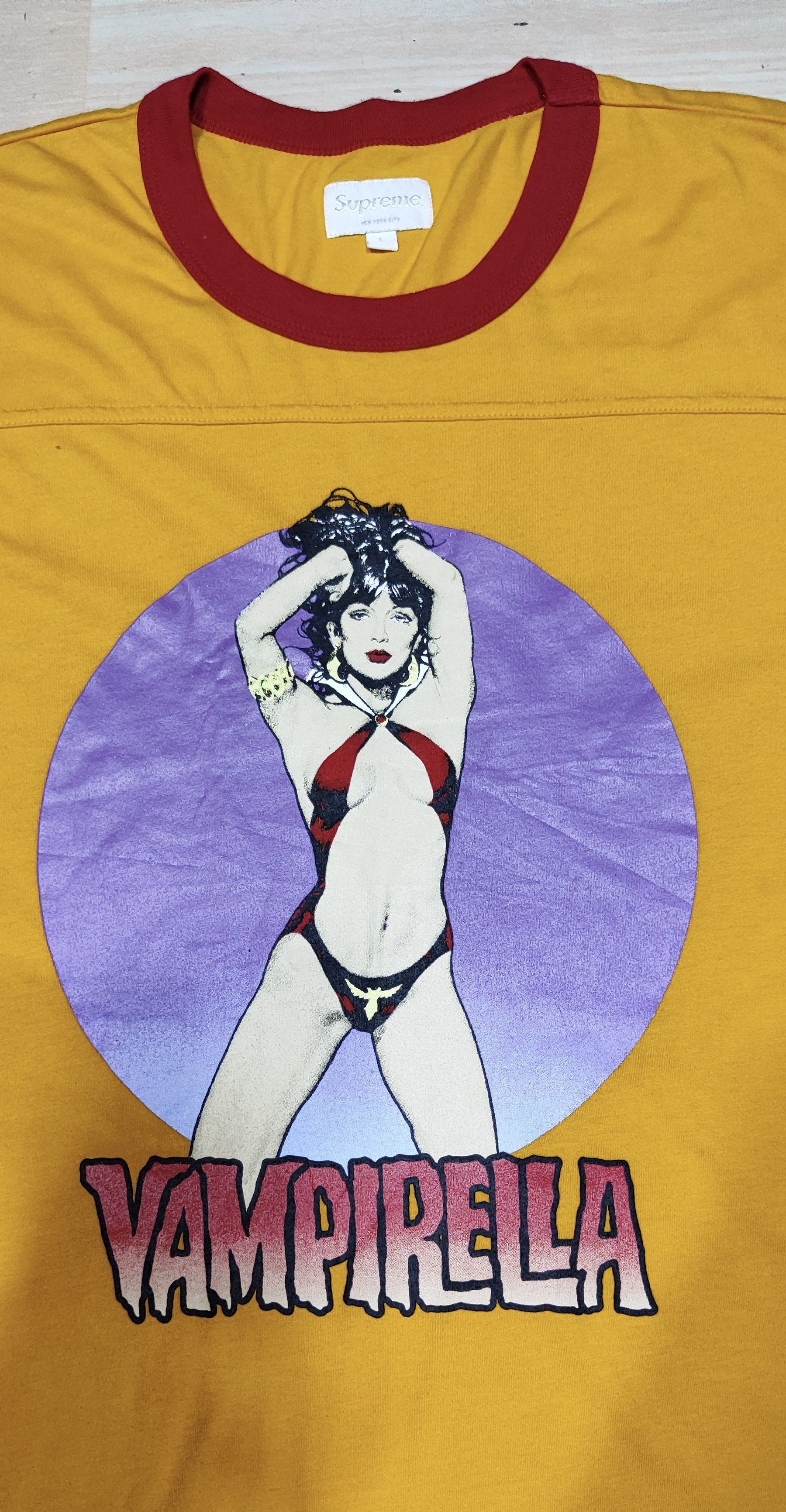 Supreme Supreme Vampirella Shirt Size US L / EU 52-54 / 3 - 2 Thumbnail