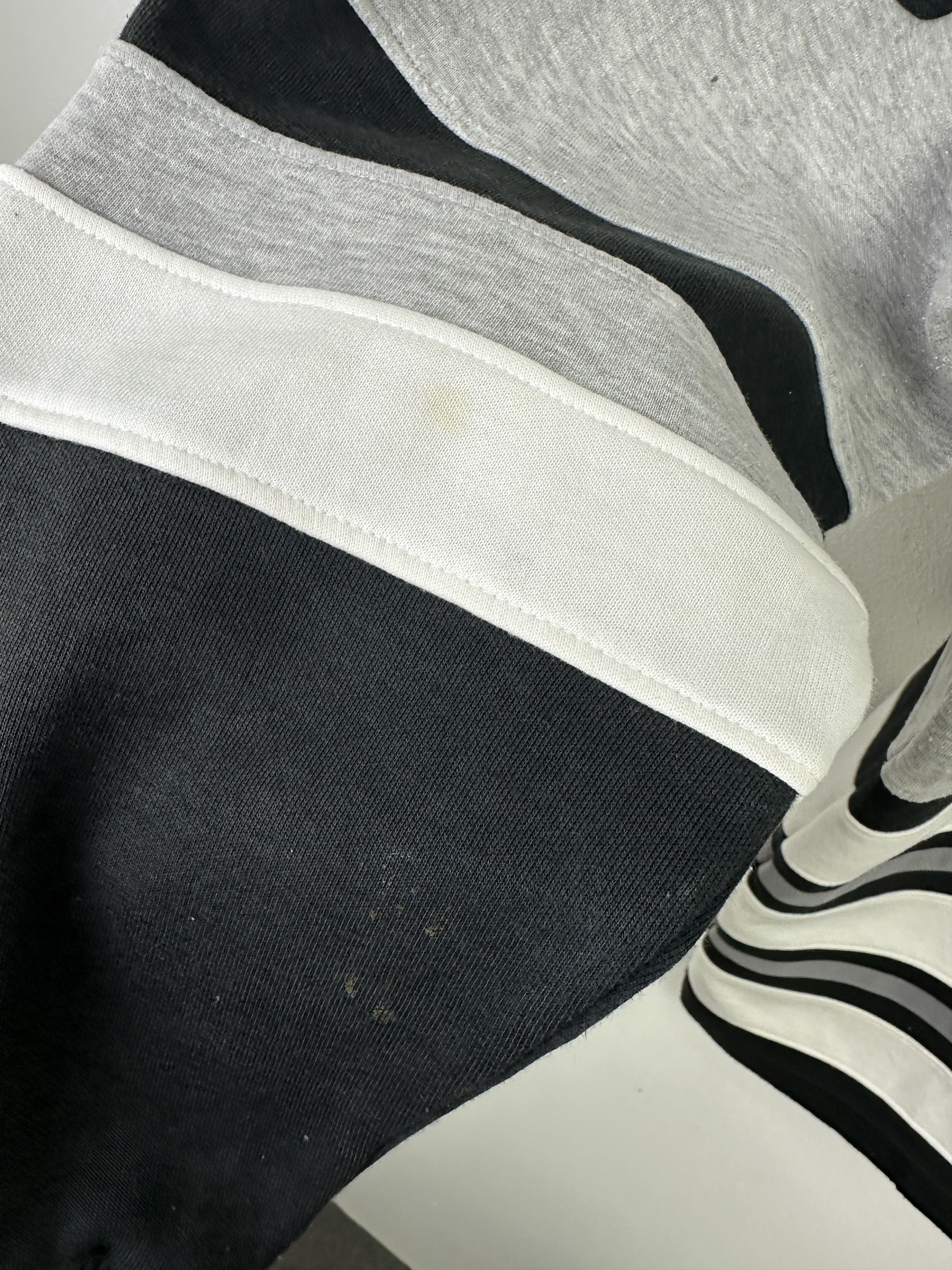 Adidas Vintage 90s Adidas Descente Big Logo Sweatshirt BP001 Size US L / EU 52-54 / 3 - 13 Thumbnail