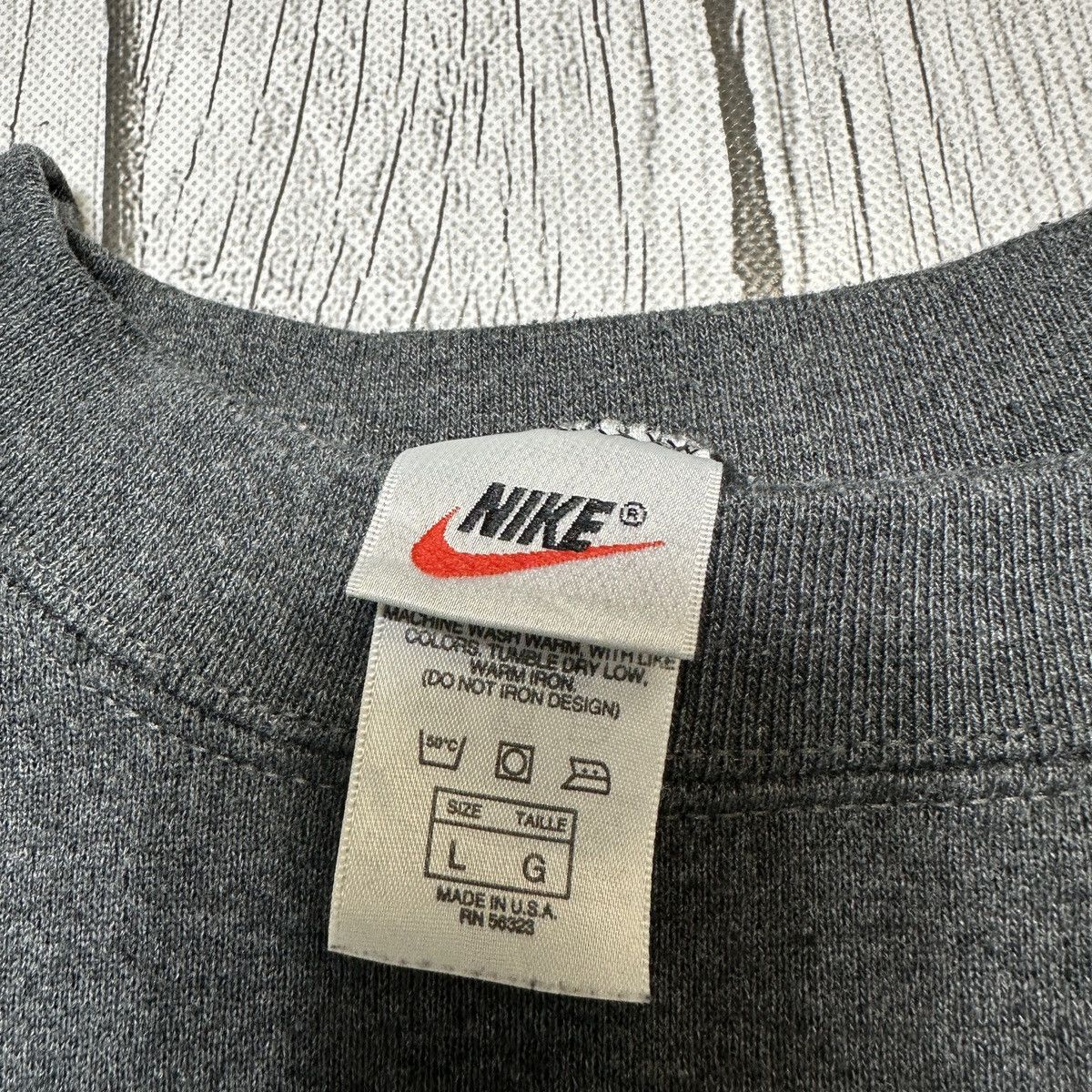Vintage Vintage Nike sweatshirt Size US L / EU 52-54 / 3 - 4 Thumbnail