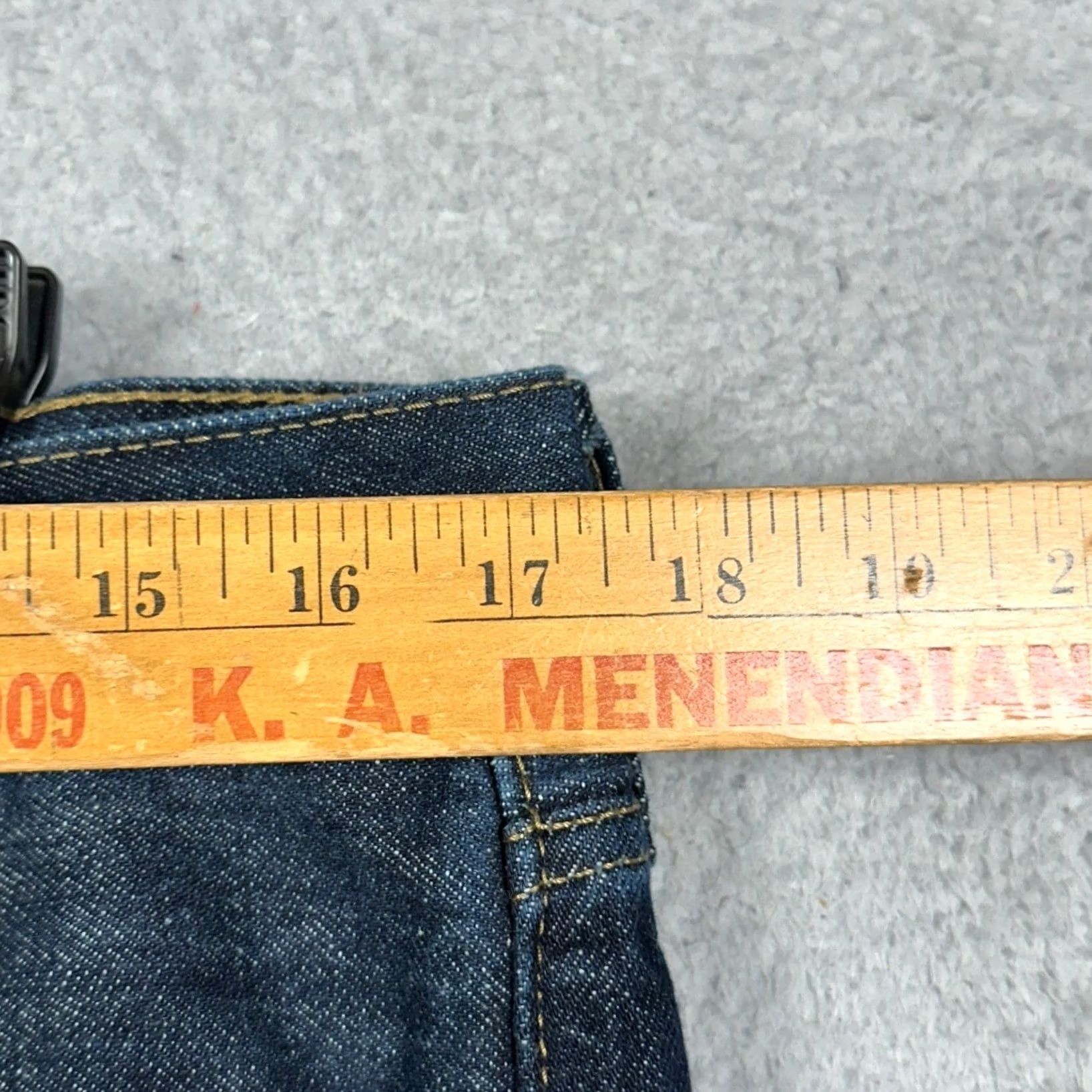 Levi's VINTAGE? Levi's 514 Jeans Mens 34X34 Blue Straight Regular Denim Five-Pocket Dark Wash Jeans 34 Mens Blue Straight 514 Levi's Women Size US 34 / EU 50 - 6 Thumbnail