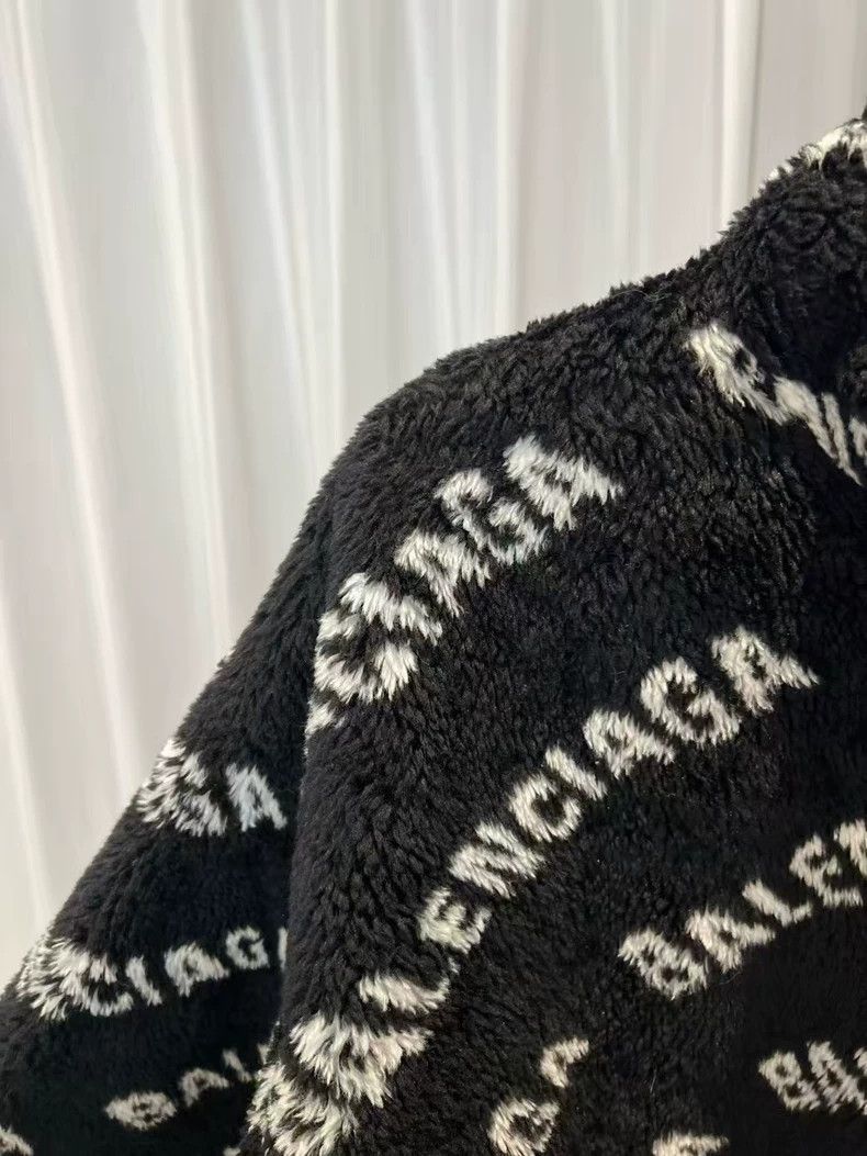 Balenciaga Balenciaga size 34 Printed Teddy Fur Coat Size M / US 6-8 / IT 42-44 - 4 Thumbnail