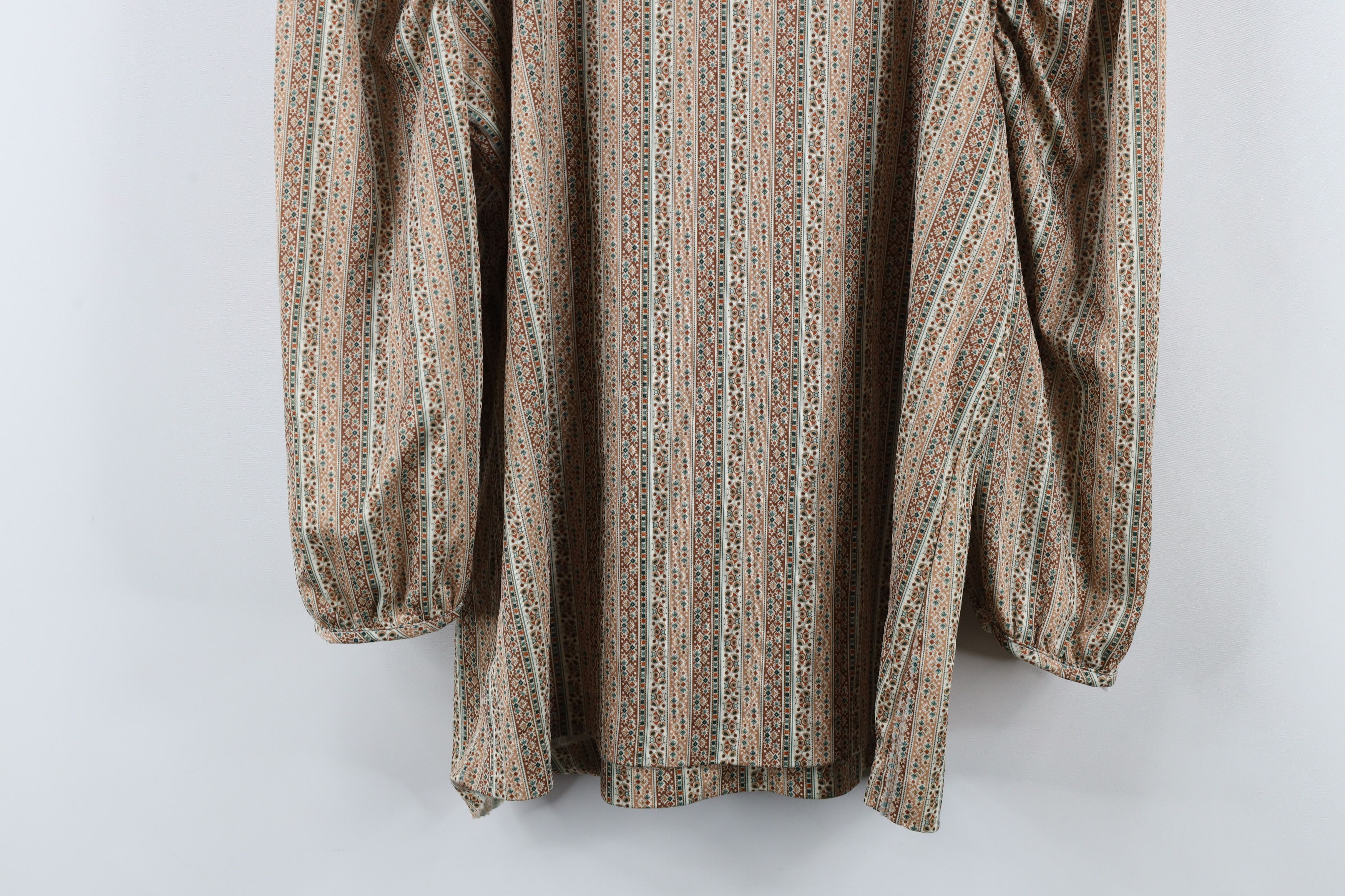 Vintage Vintage 70s Streetwear Rainbow Paisley Flower Knit Shirt Top Size L / US 10 / IT 46 - 12 Thumbnail