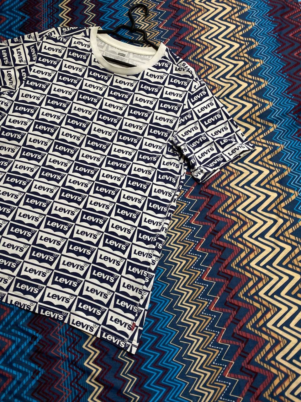 Levi's × Vintage Vintage Levi's Multiprint Logo T-Shirt Retro 90s Size US M / EU 48-50 / 2 - 7 Thumbnail