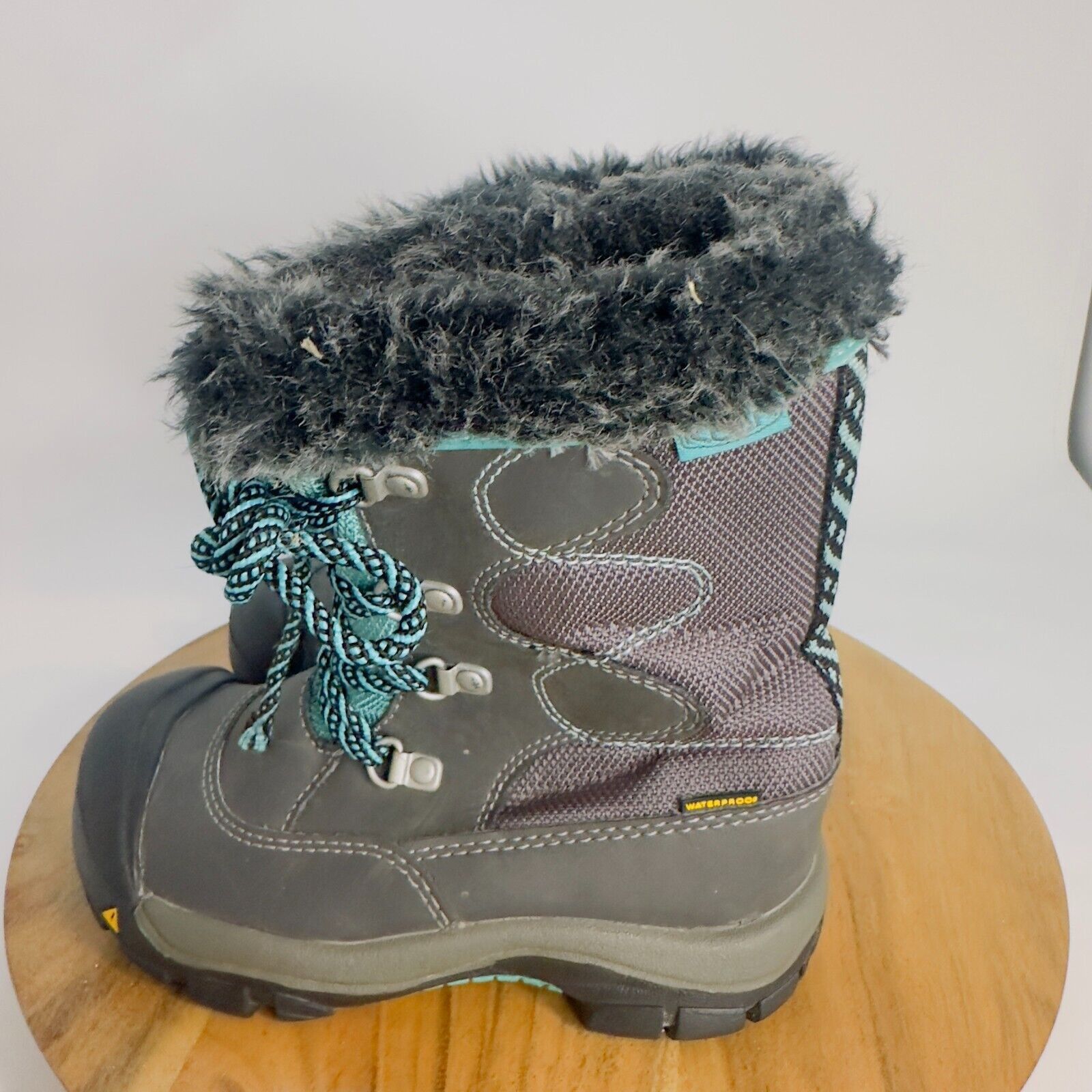 KEEN Keen Boots Size 11 Youth Winter Faux Fur Lined Speed Lace Size US 11 / IT 41 - 10 Thumbnail