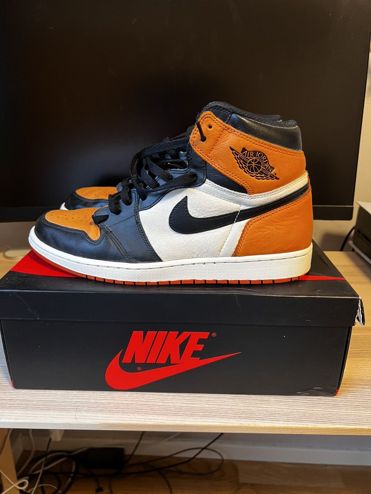 Jordan Brand Shattered backboard 1.0 Size US 12 / EU 45 - 1 Thumbnail