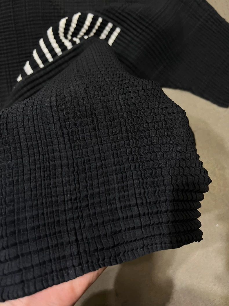 Issey Miyake issey miyake Black and white pleated coat 2505-Nextarrow Size US M / EU 48-50 / 2 - 7 Thumbnail