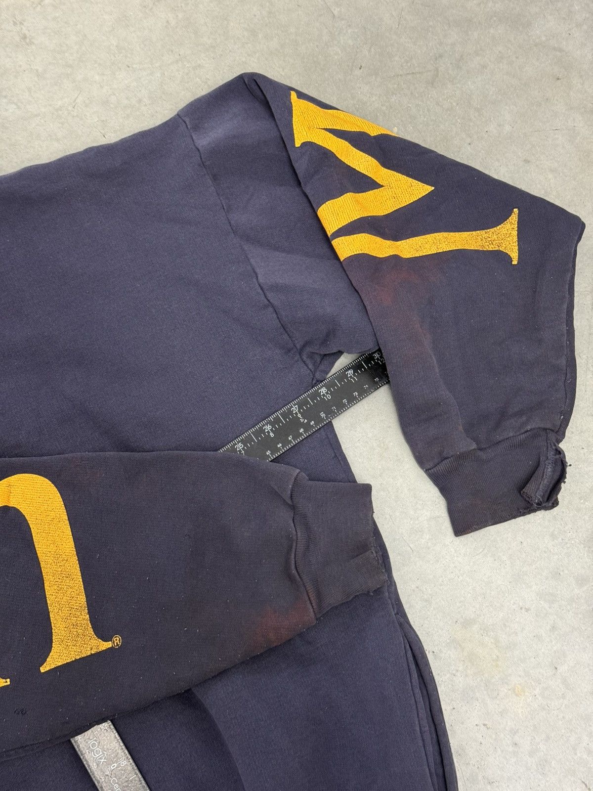 NCAA Michigan Wolverines 90s Vintage Spellout Hoodie Navy NCAA XL Size US XL / EU 56 / 4 - 9 Thumbnail